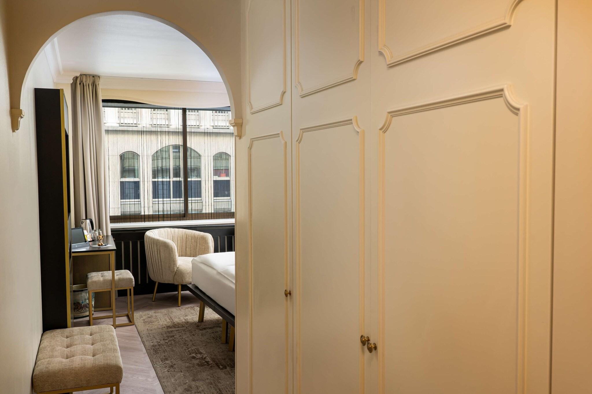 Double Superior Queen Bed