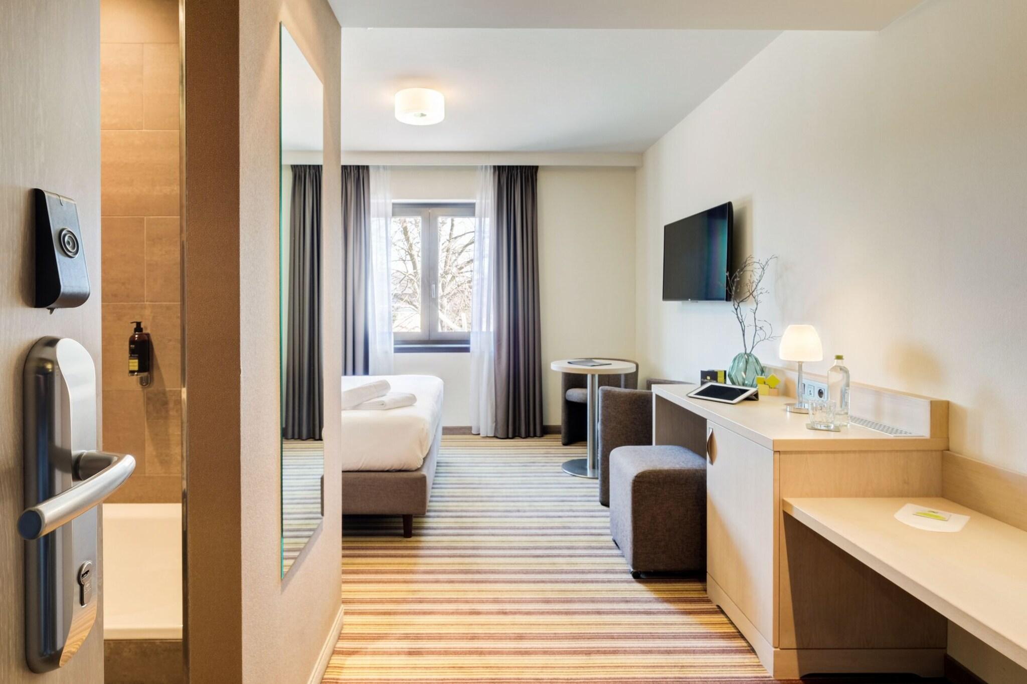 Double Queen Size Bed