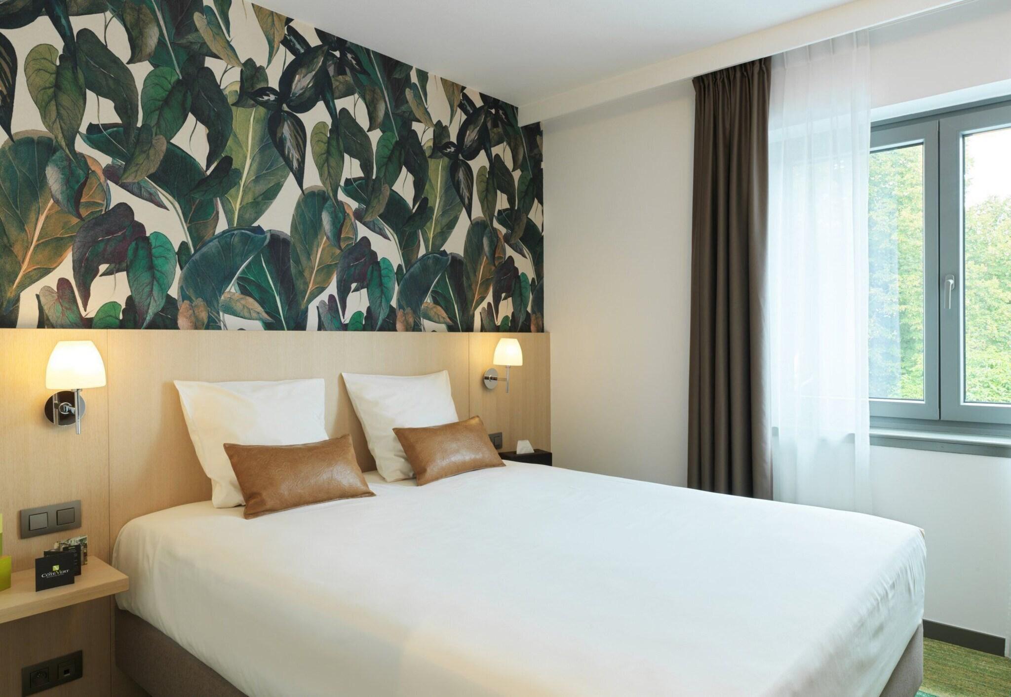 Double Queen Size Bed