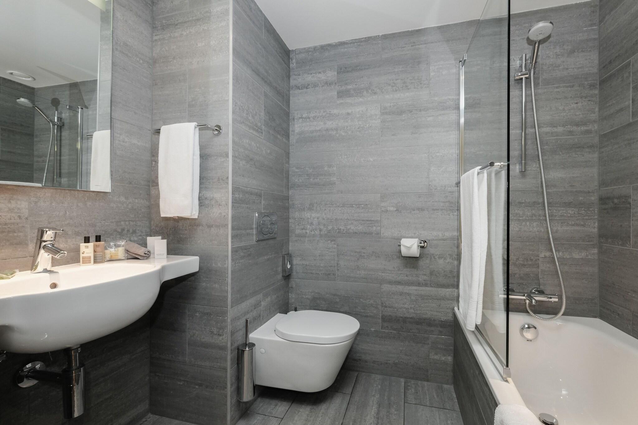 Double Connecting Room