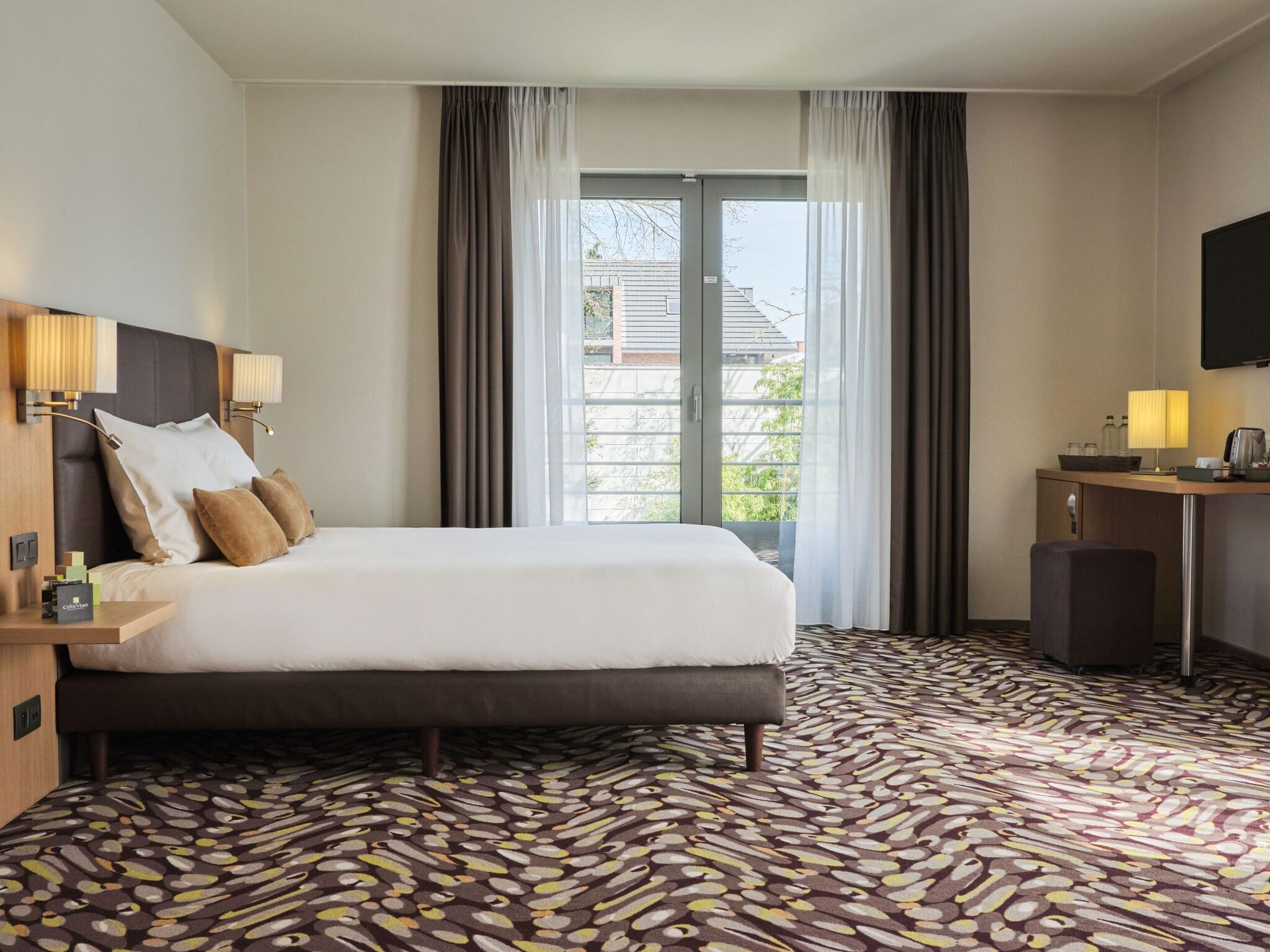 Double Connecting Room