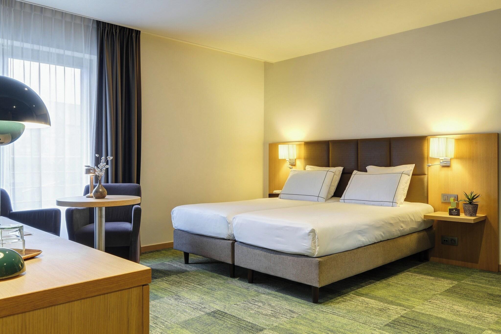 Double Connecting Room