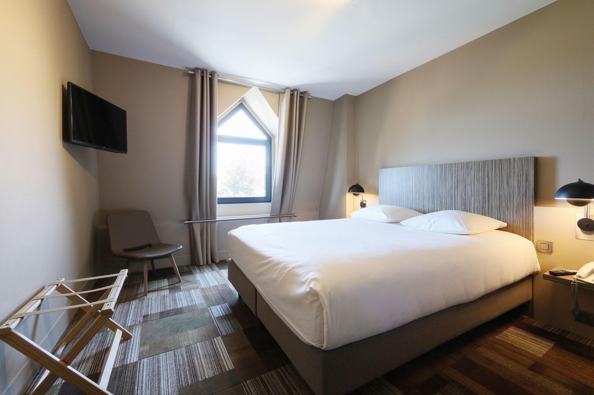 Apartment Queen Bed Two Bedrooms