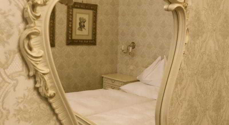 Family Room Capacity 2