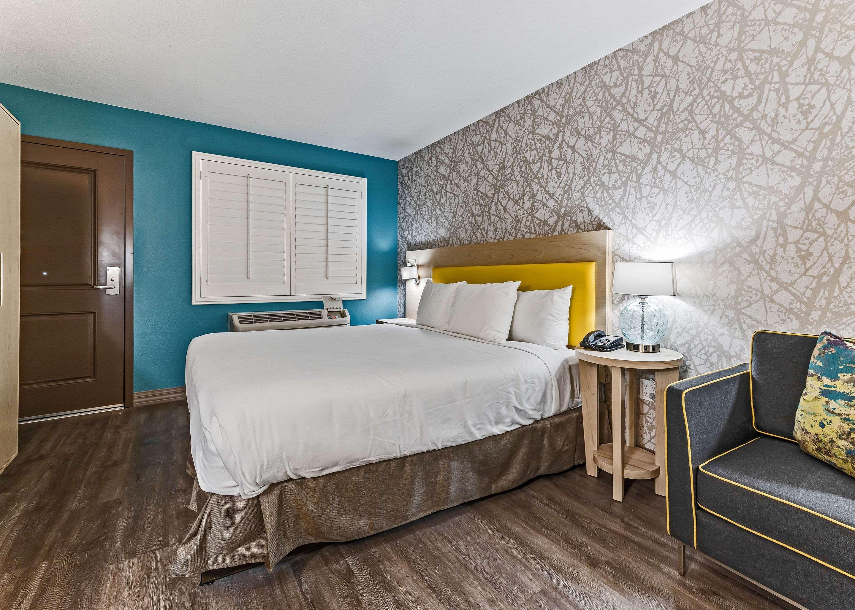 Double Accessible King Size Bed