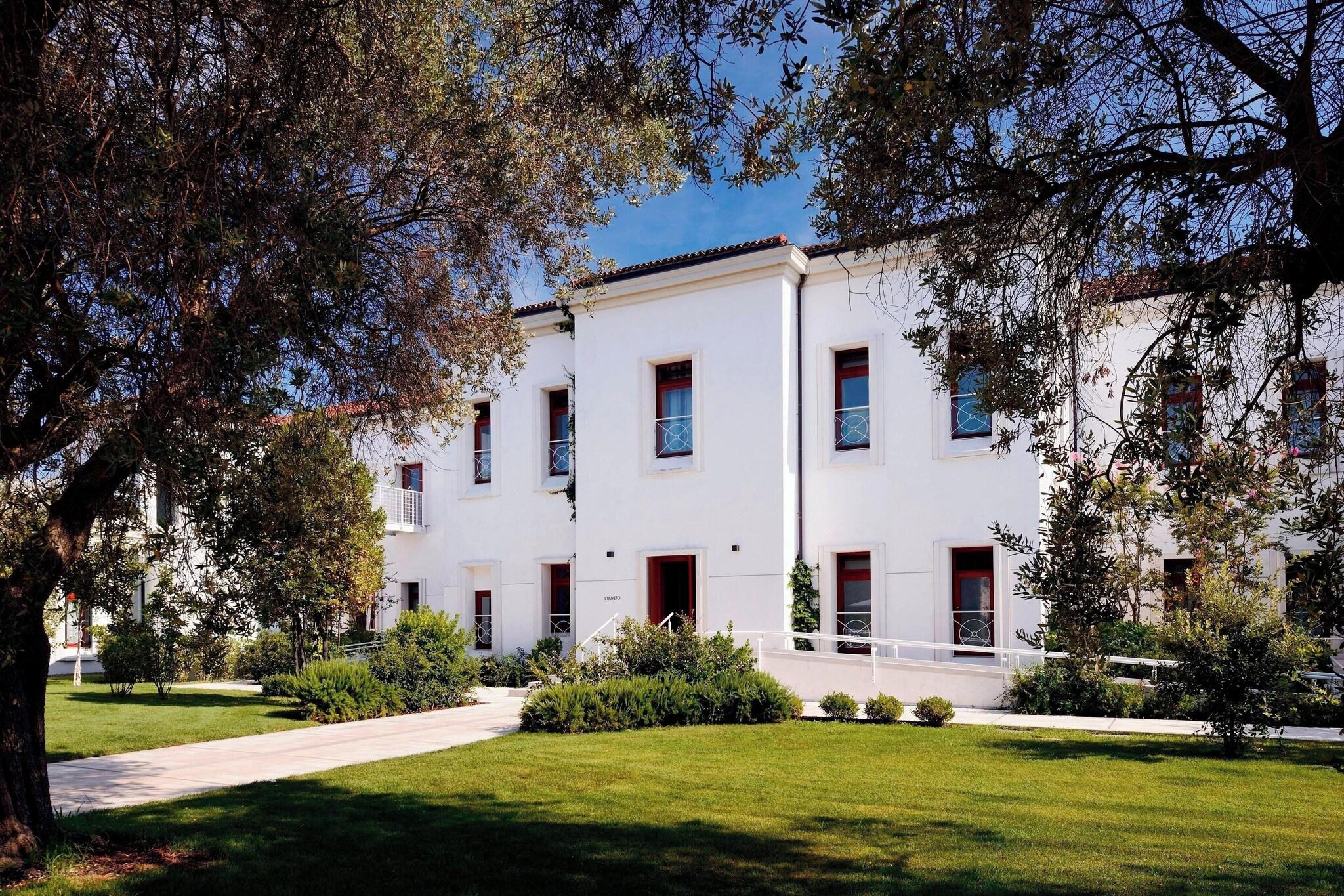 Suite King Bed One Bedroom 