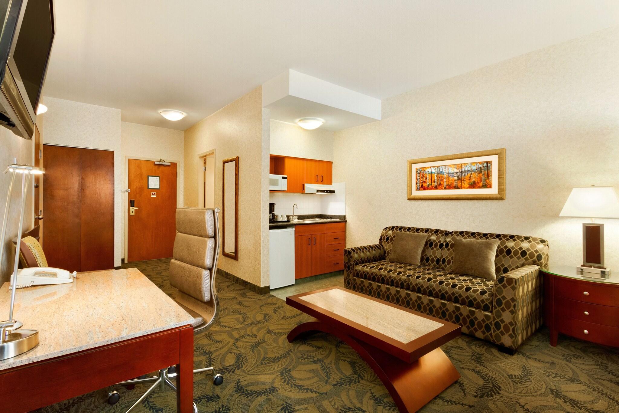 Suite with Kitchenette