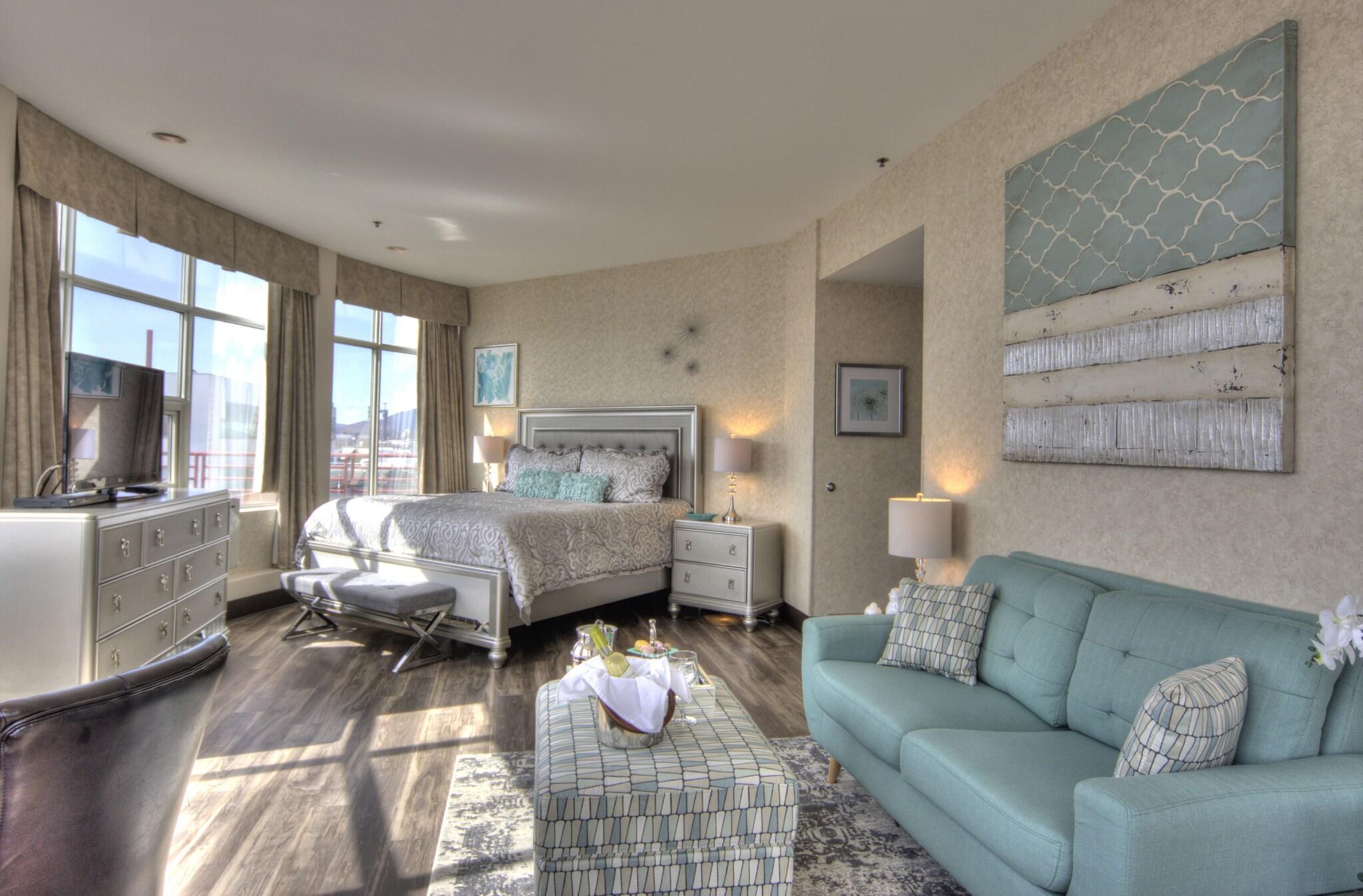 Suite Ocean View King Bed