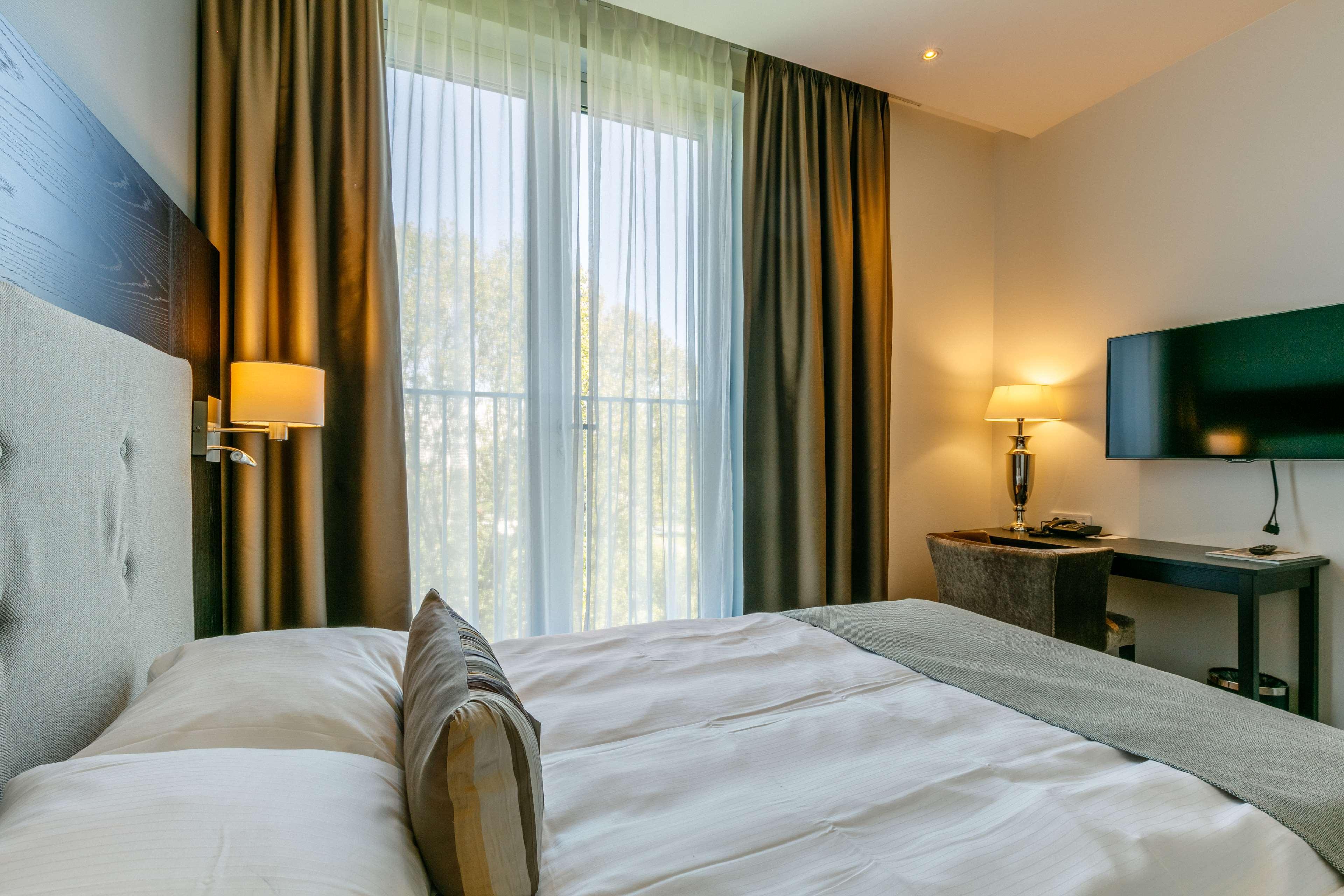 Double Single Superior