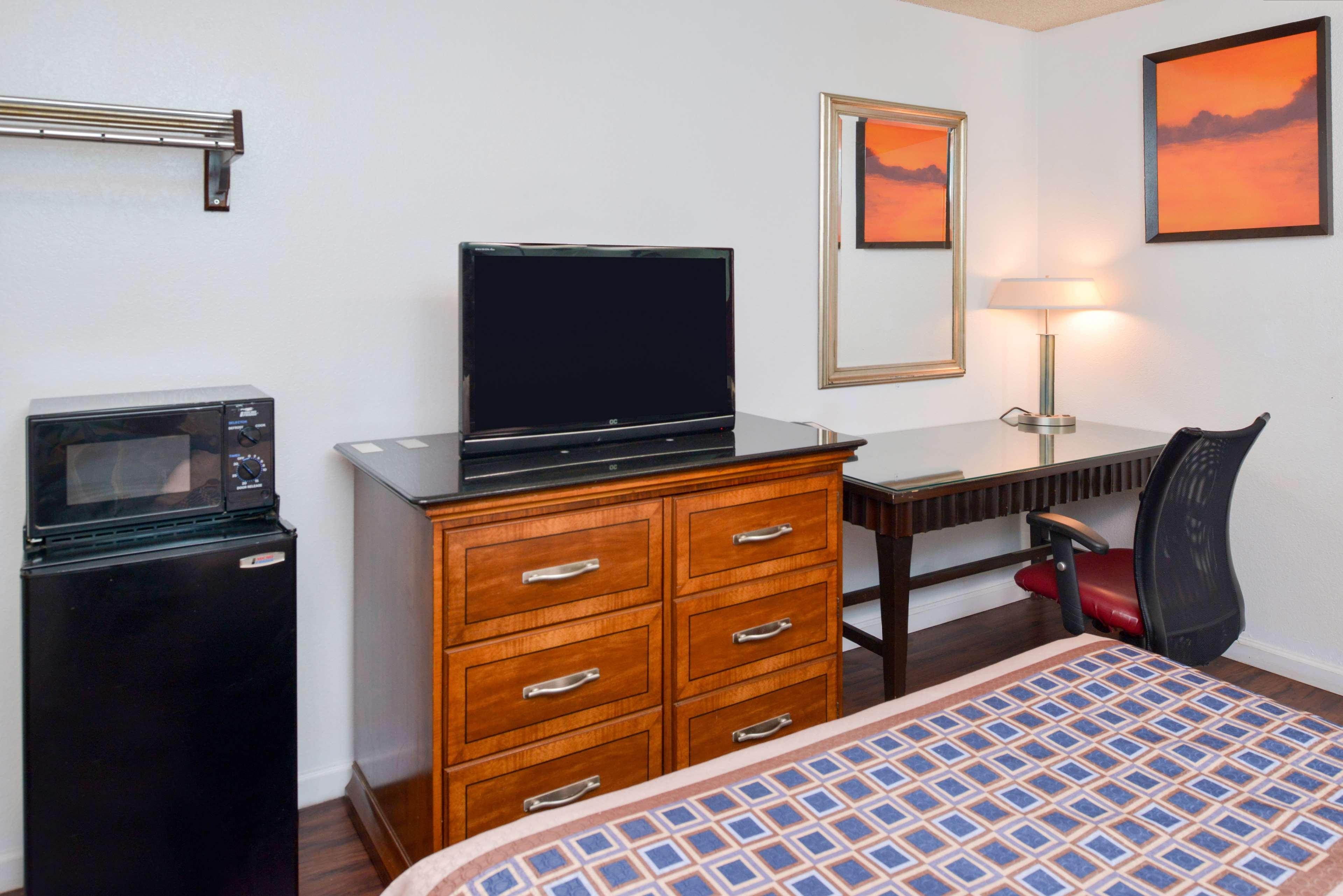 Double Queen Size Bed