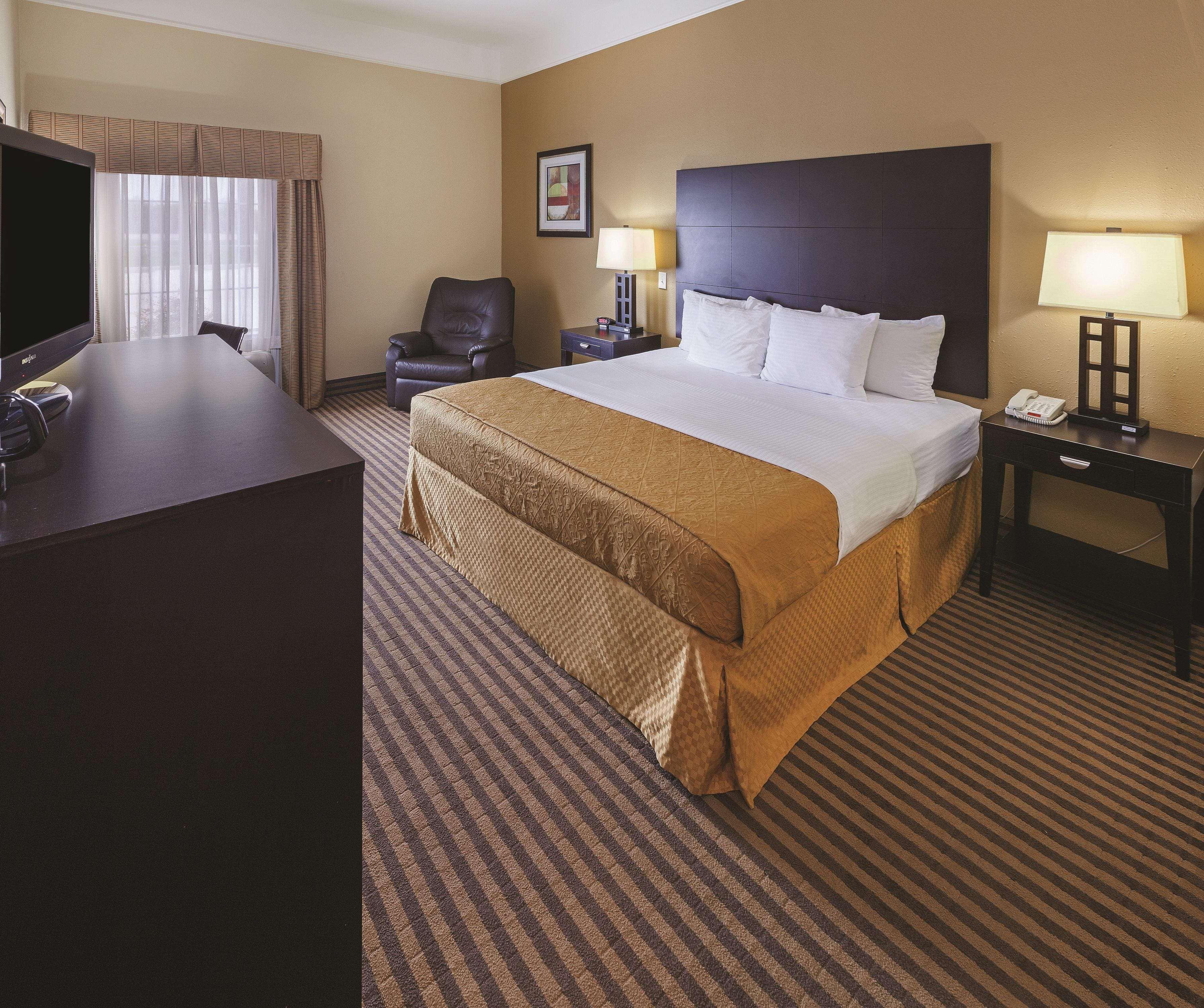 Double King Bed Non Smoking