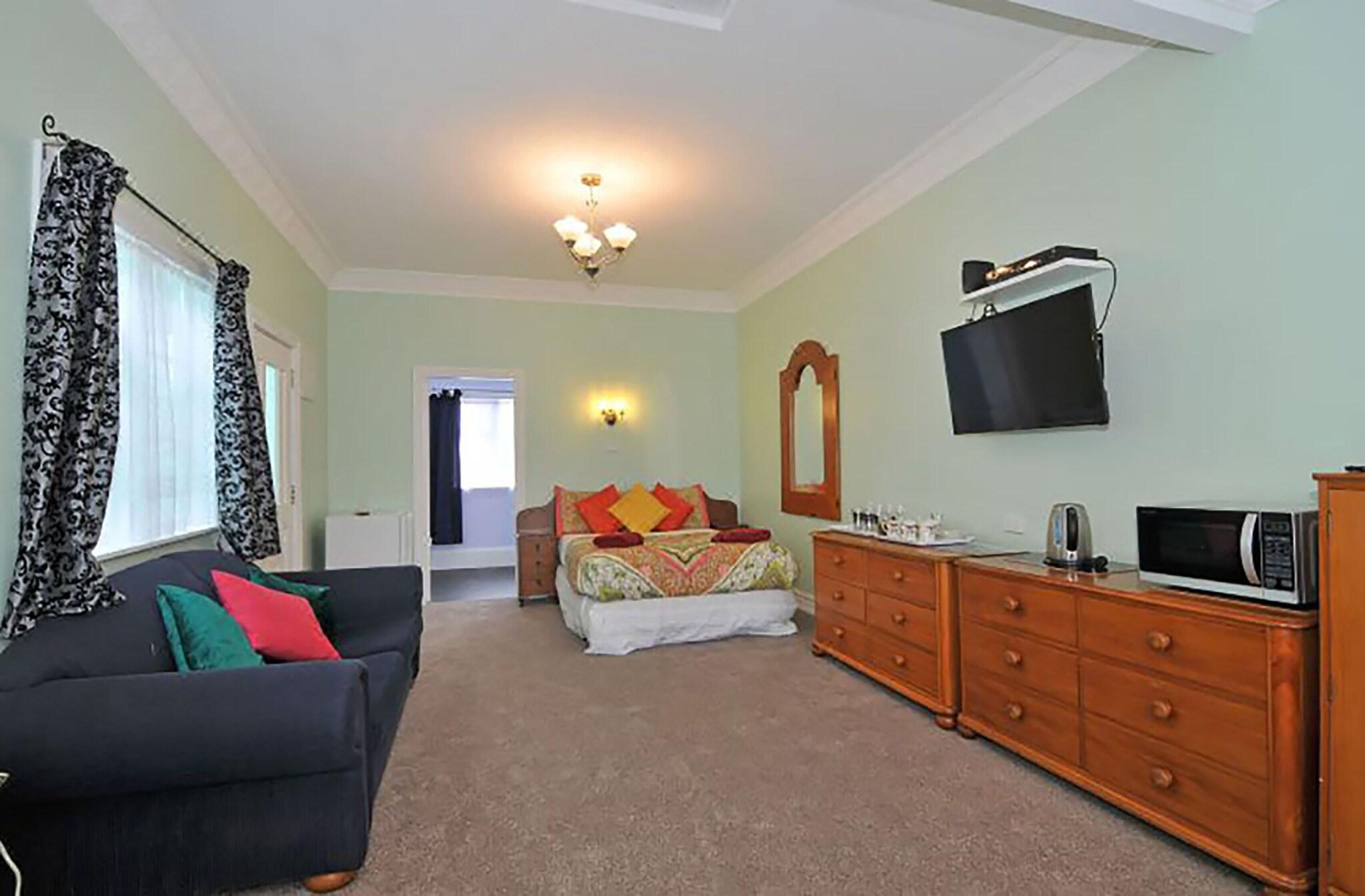 Double or Twin Queen Size Bed