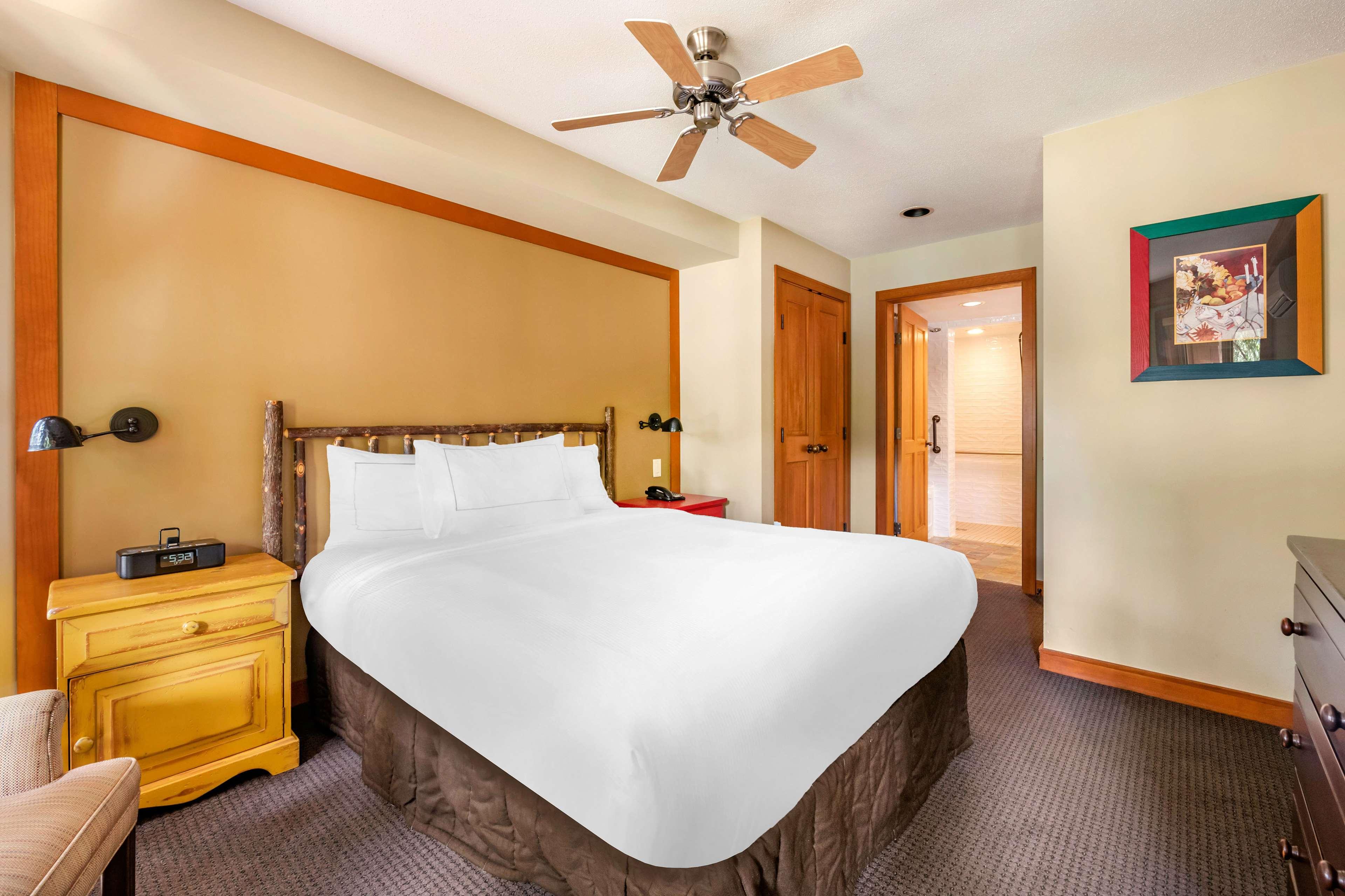 Suite Queen Size Bed