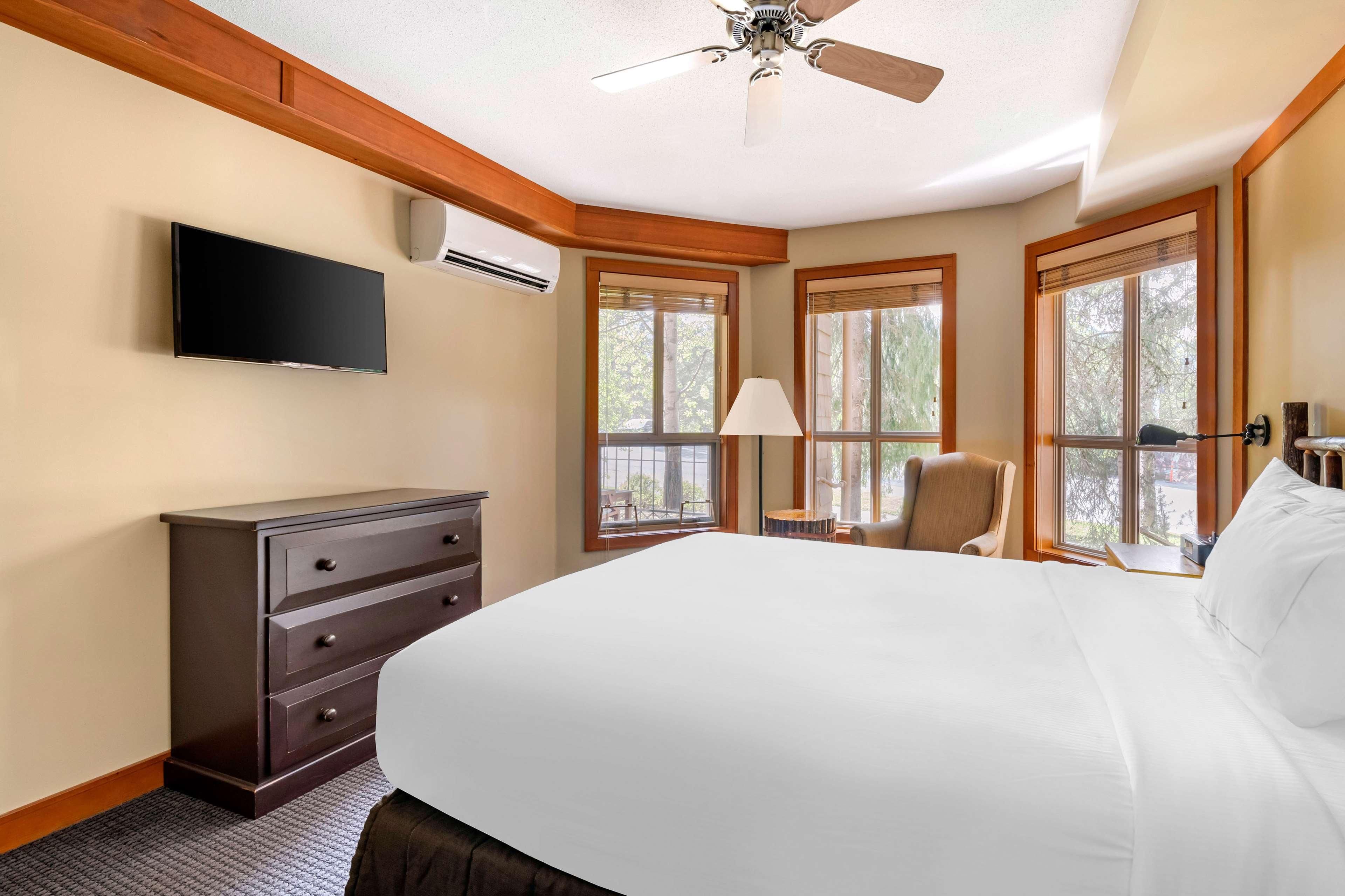 Suite Queen Size Bed