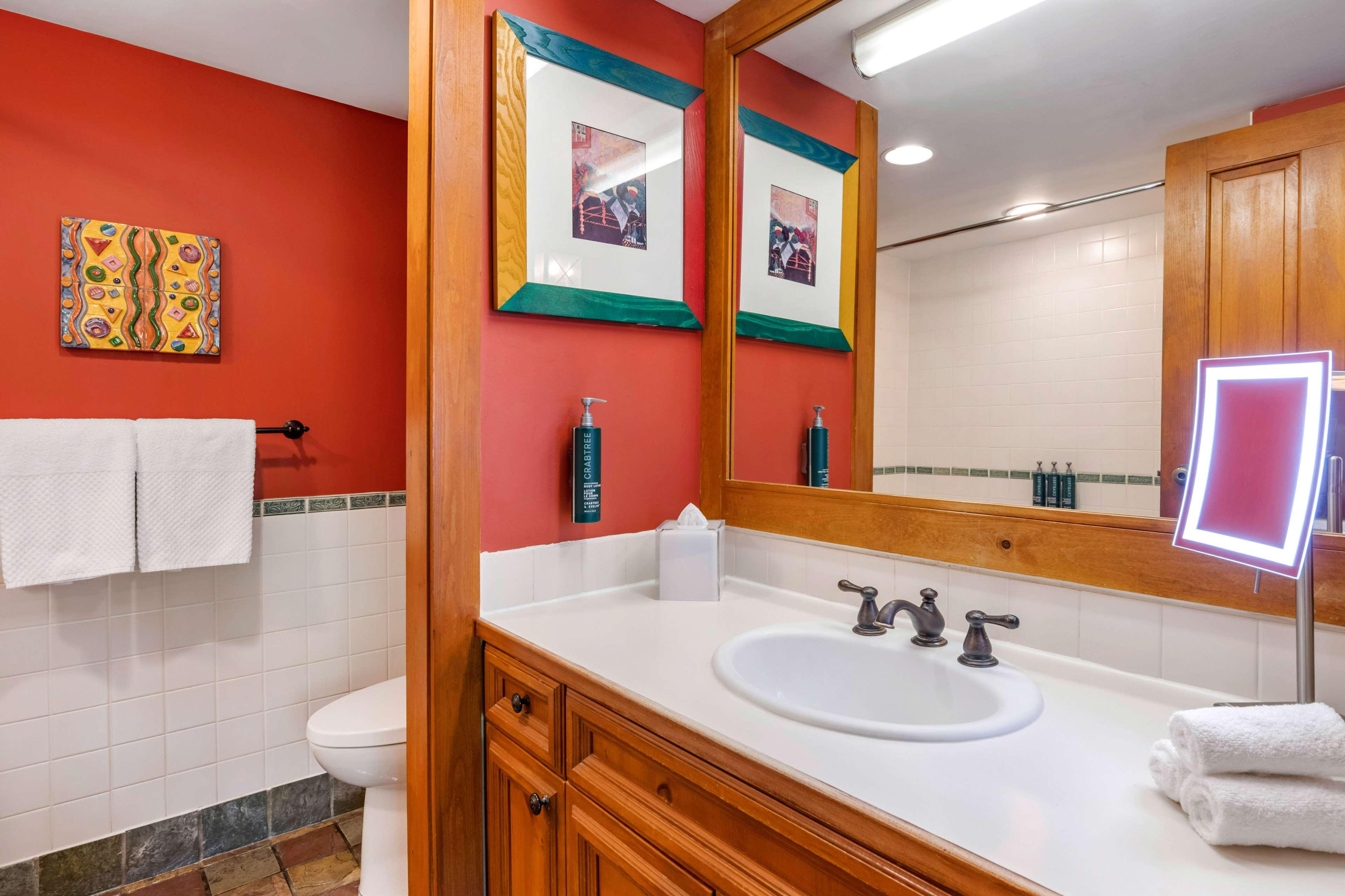 Studio Queen Size Bed