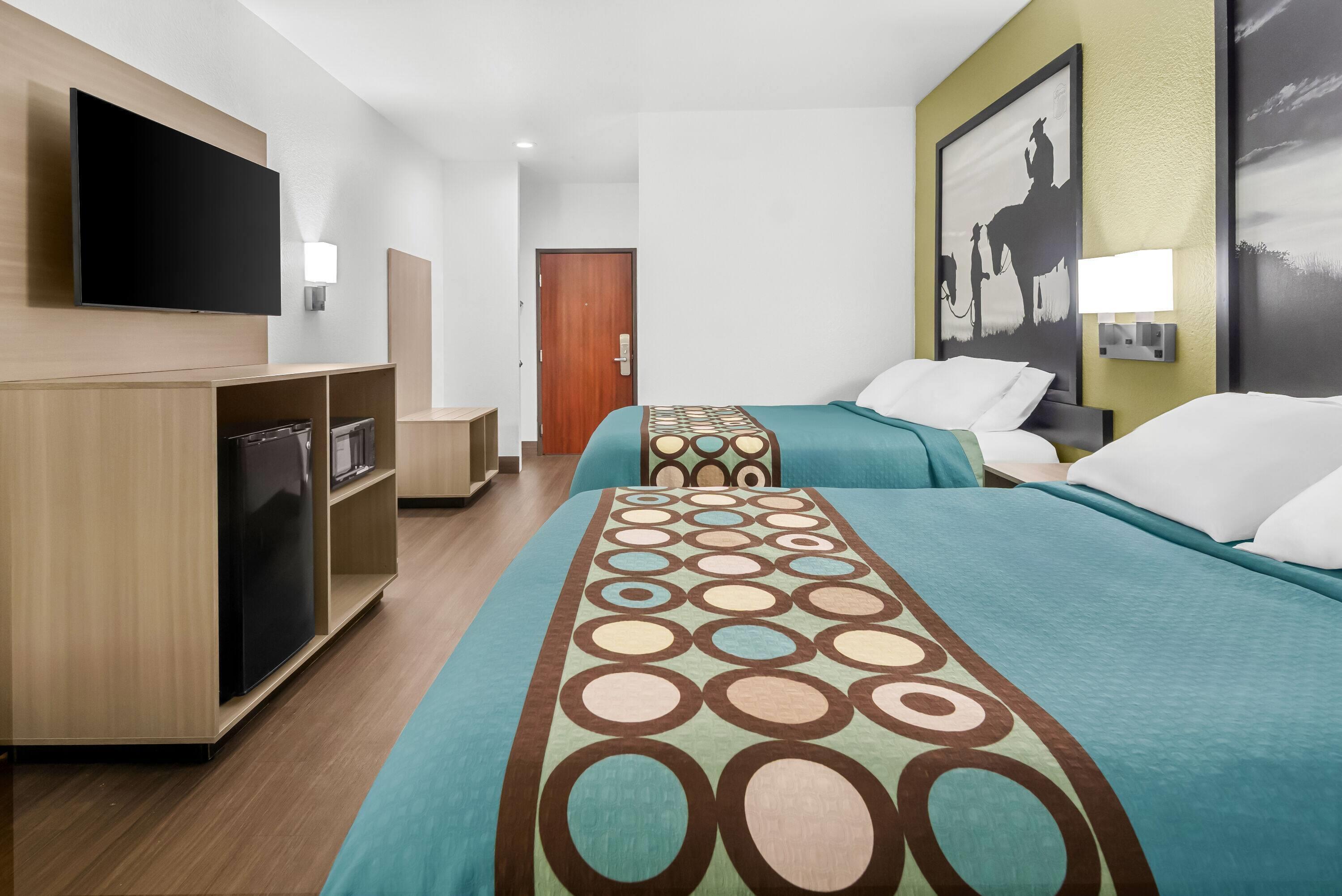 Quadruple Two Queen Beds