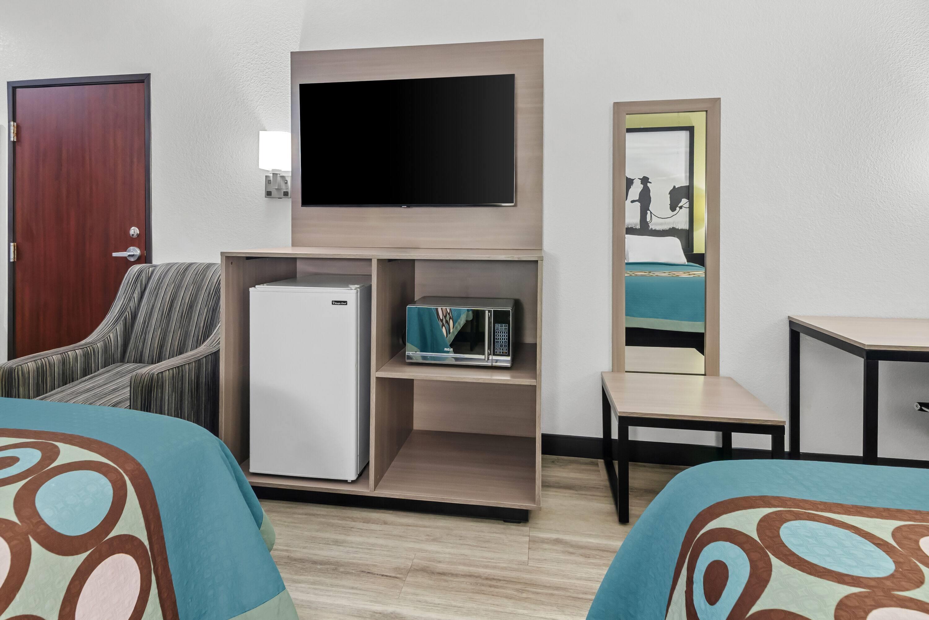 Quadruple Two Queen Beds