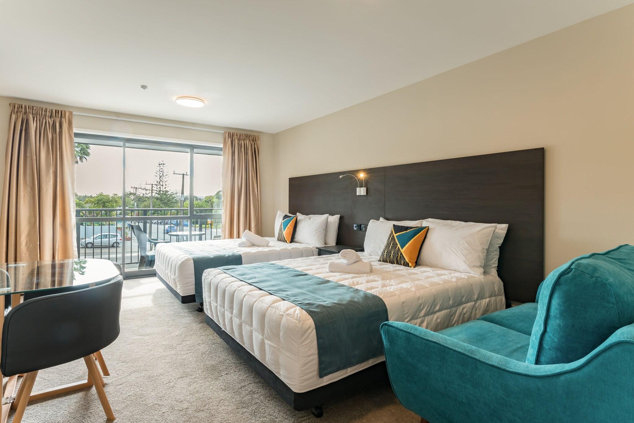 Studio Two Queen Beds Superior