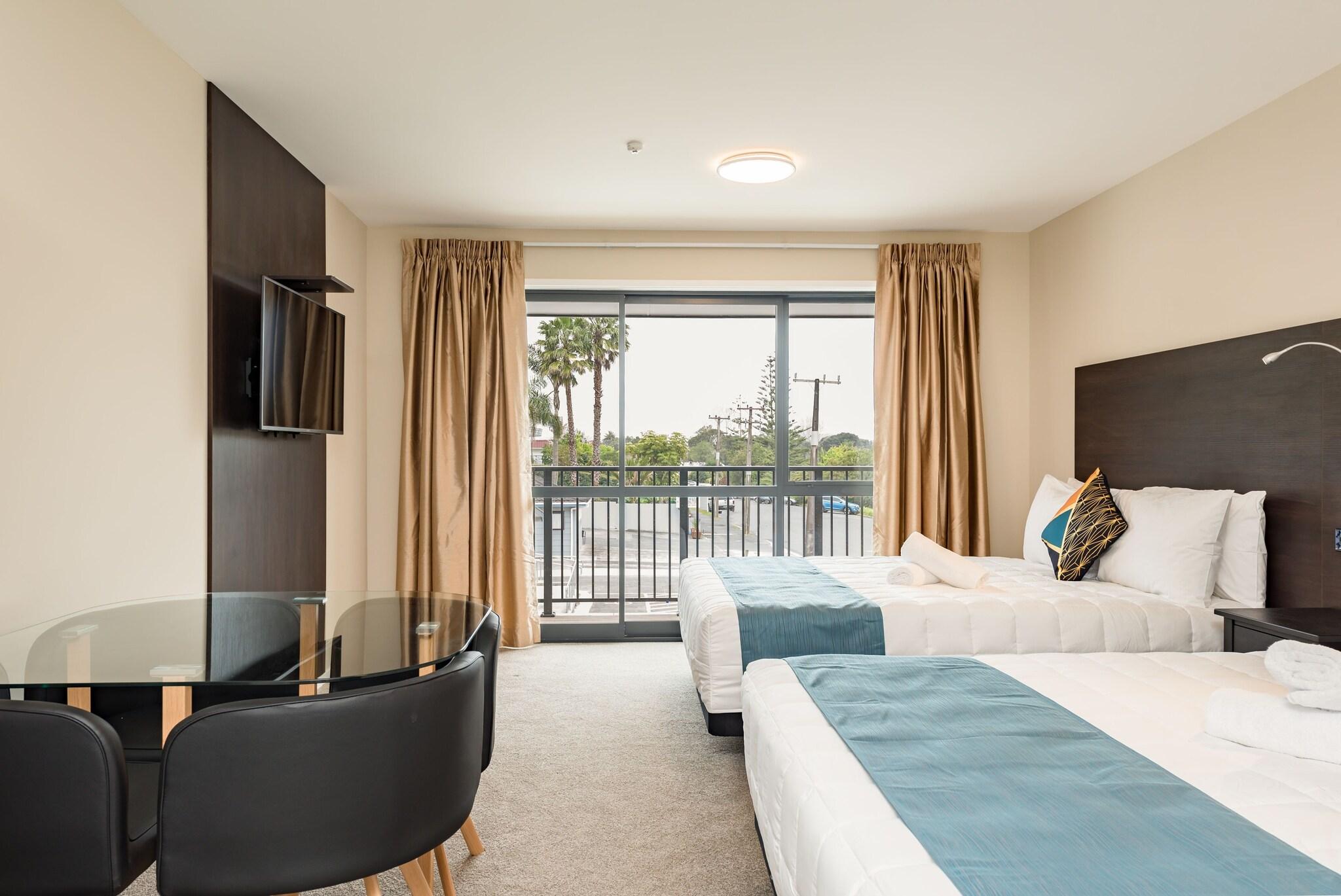 Studio Two Queen Beds Superior