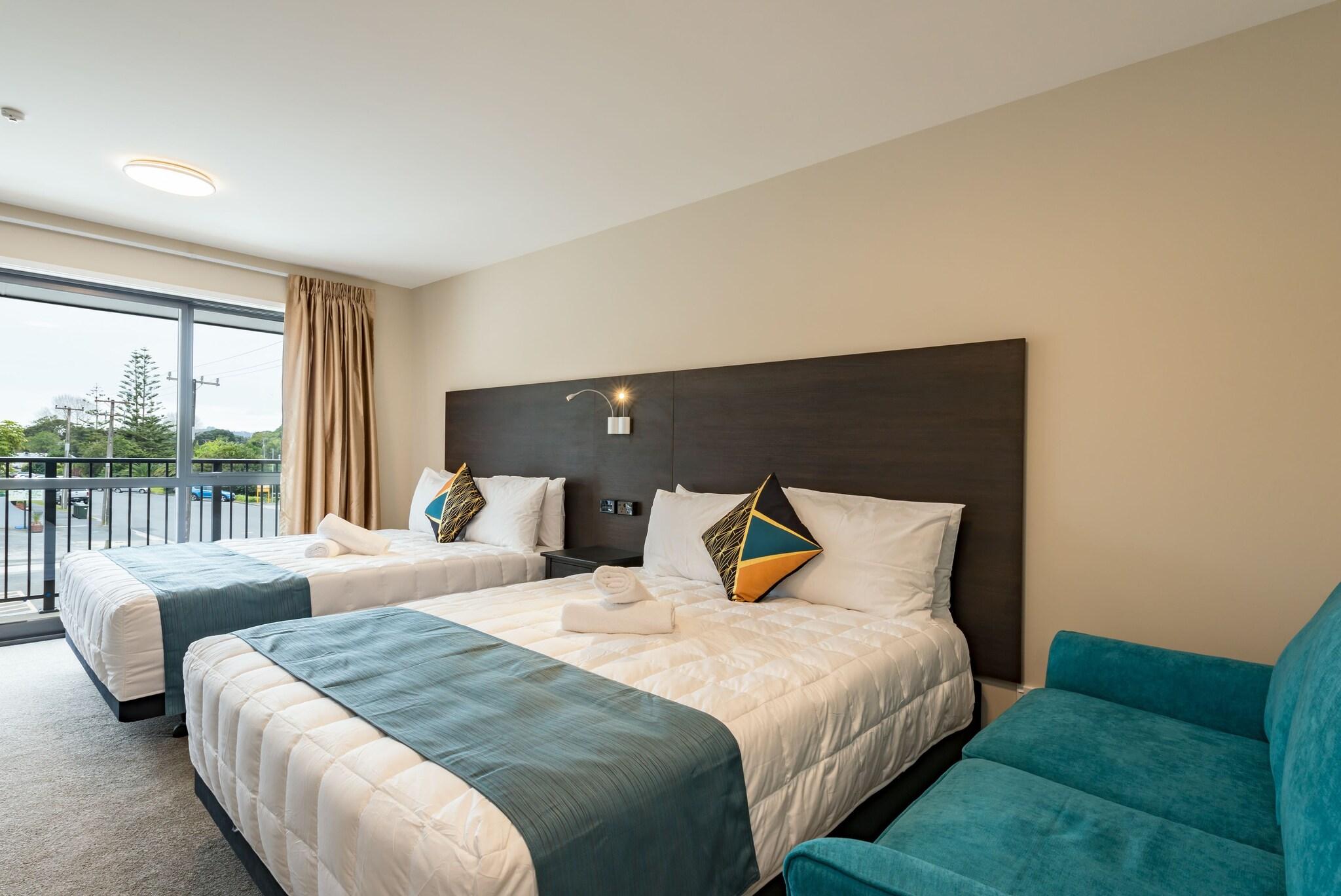 Studio Two Queen Beds Superior