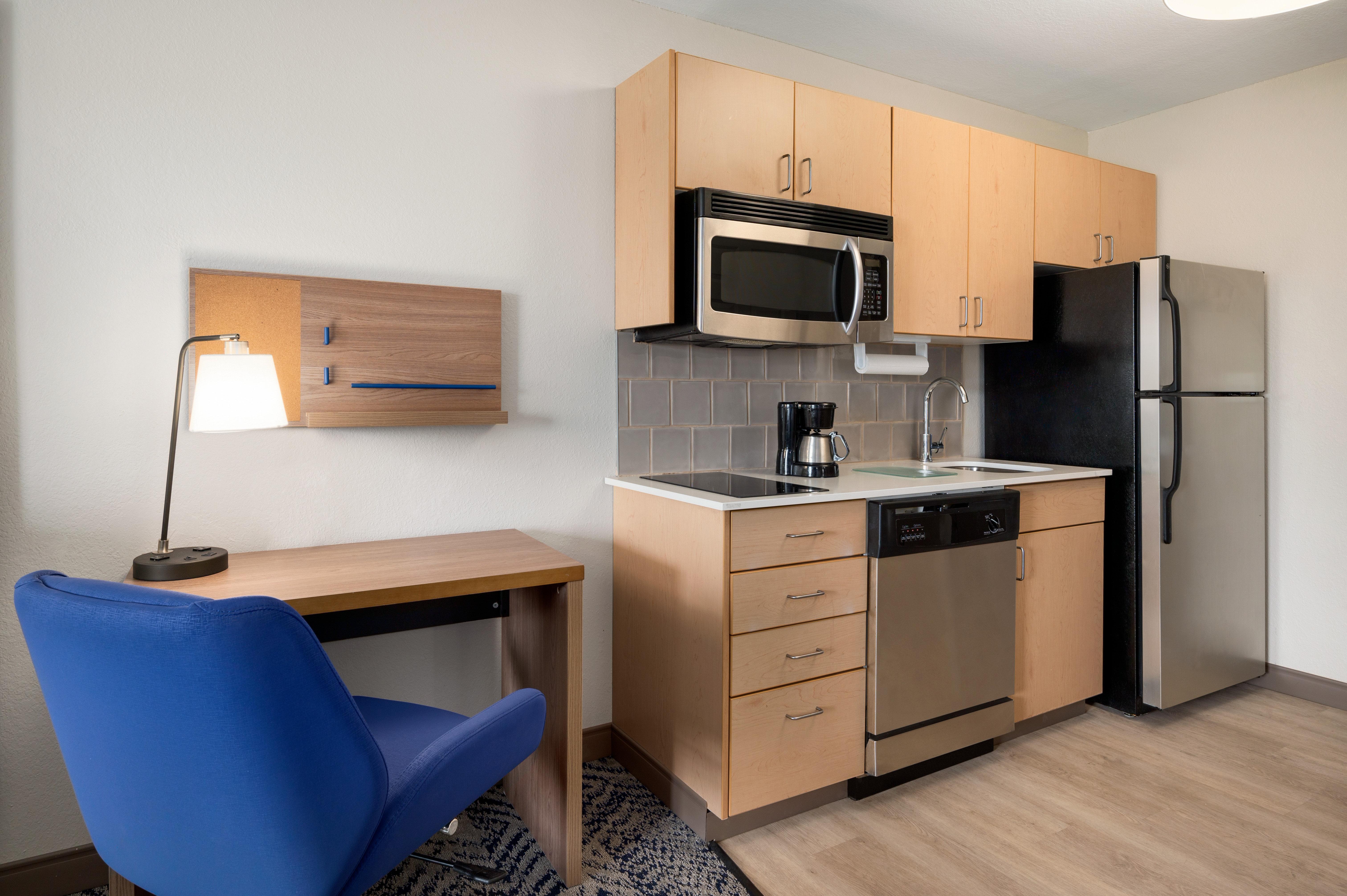 Studio Two Queen Beds