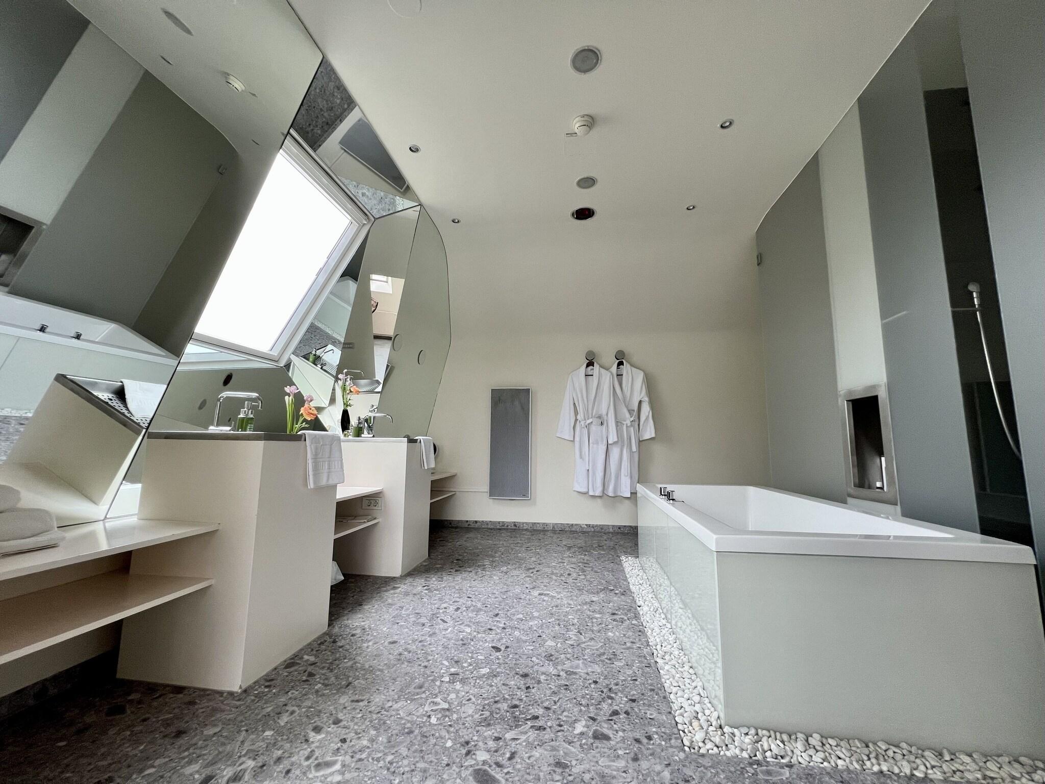 Twin Penthouse with Views