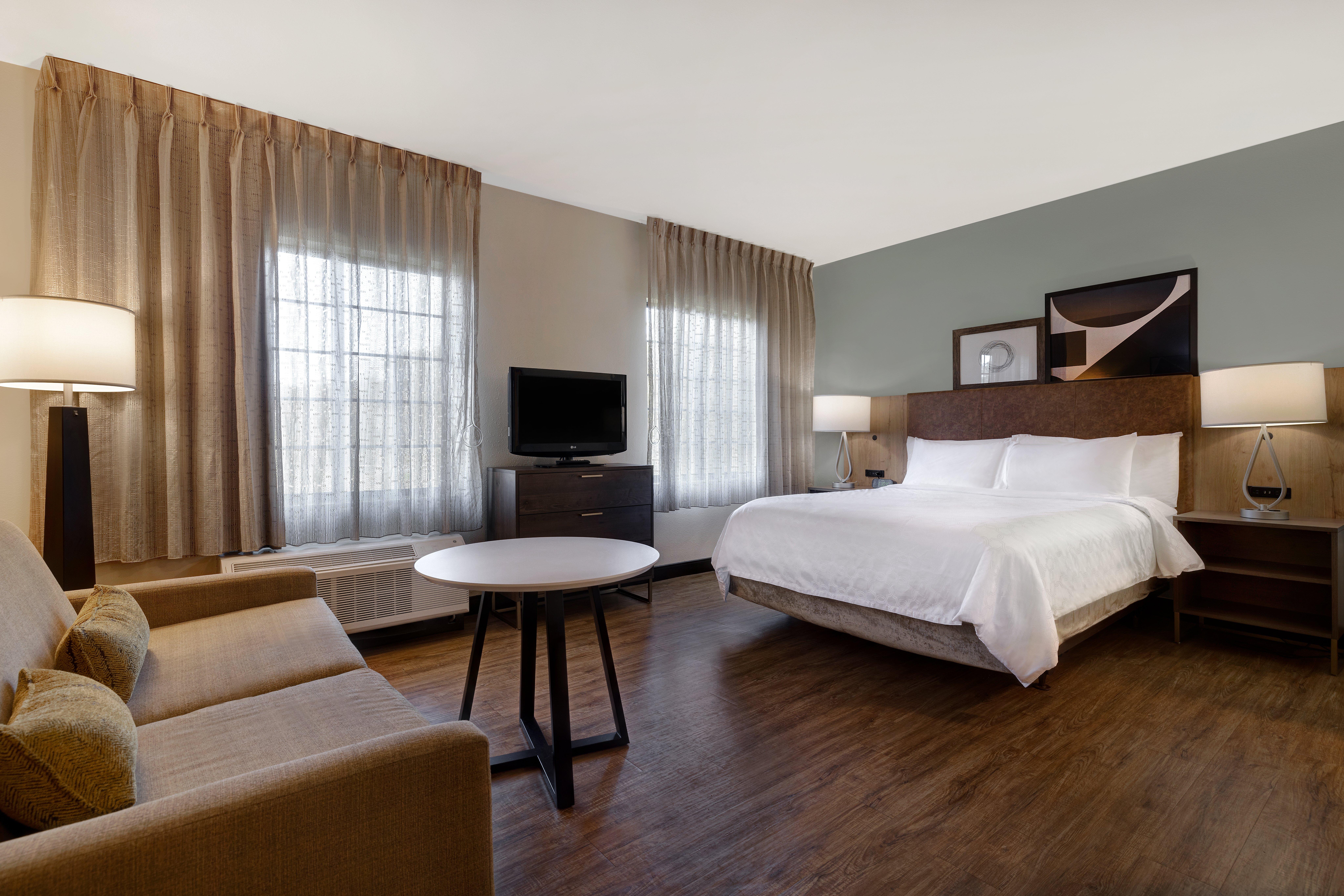 Studio Queen Size Bed