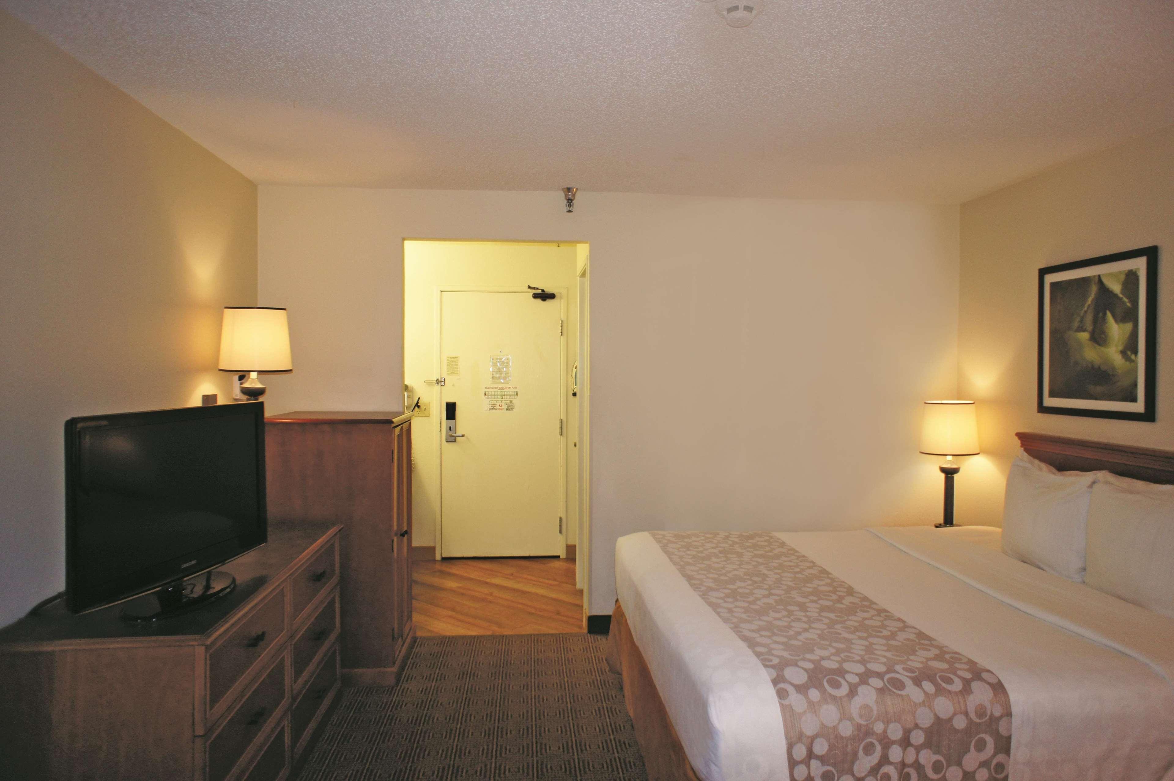 Double King Bed Non Smoking