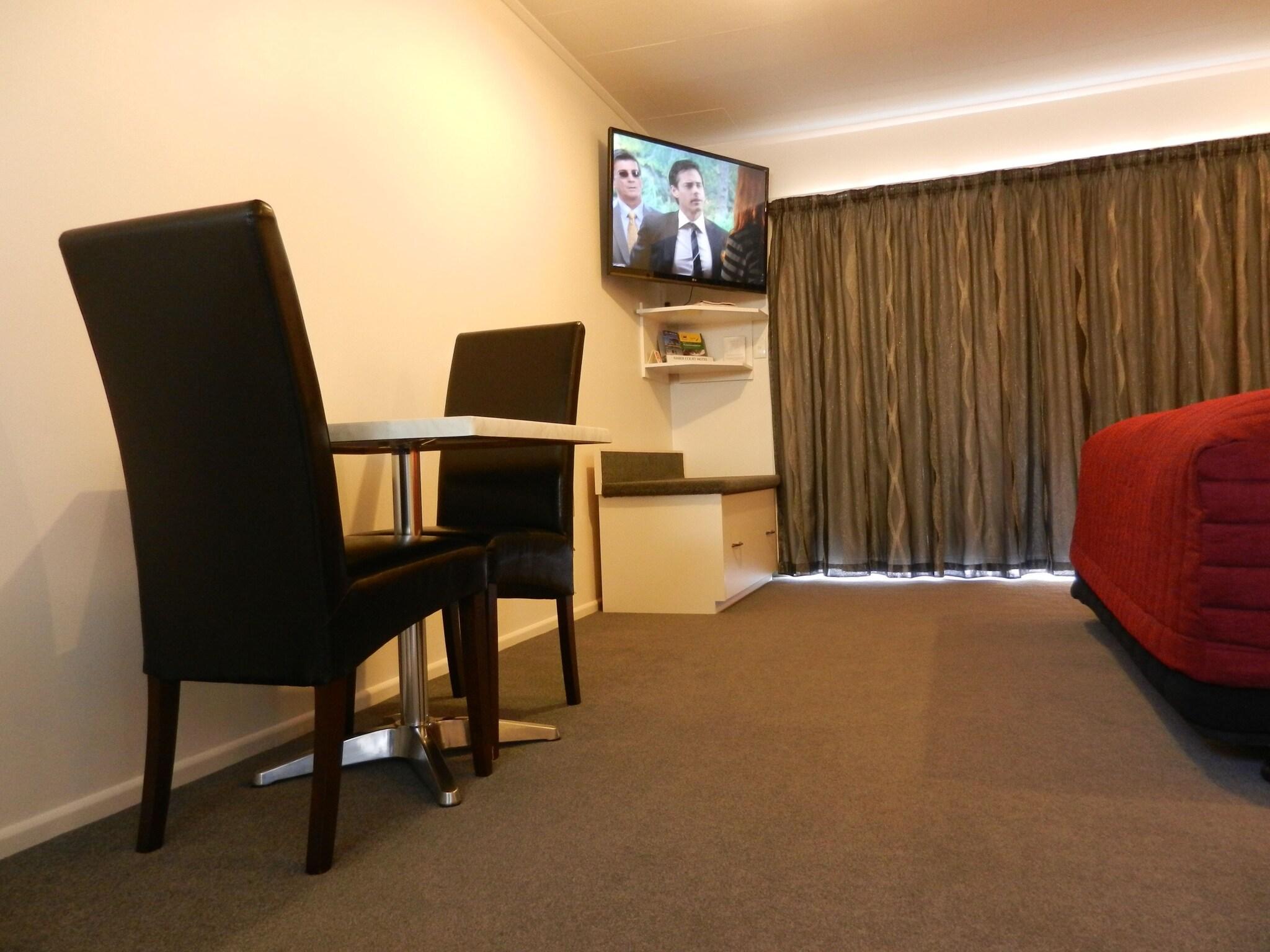 Studio Accessible King Size Bed