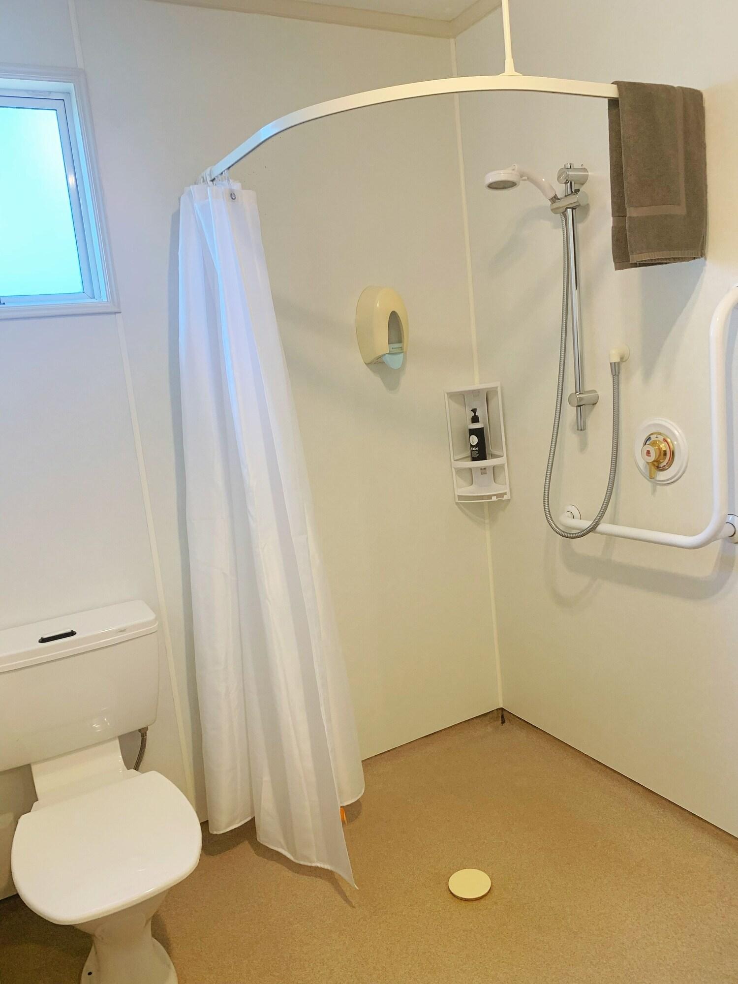 Studio Accessible King Size Bed