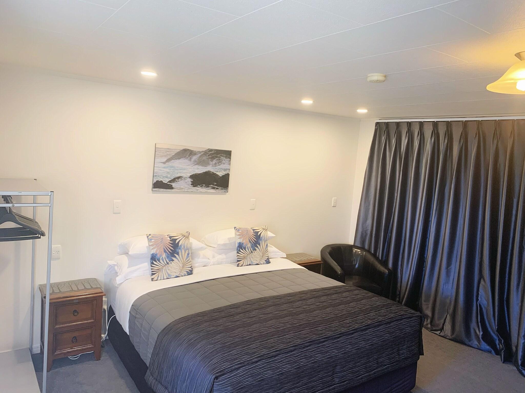 Studio King Size Bed