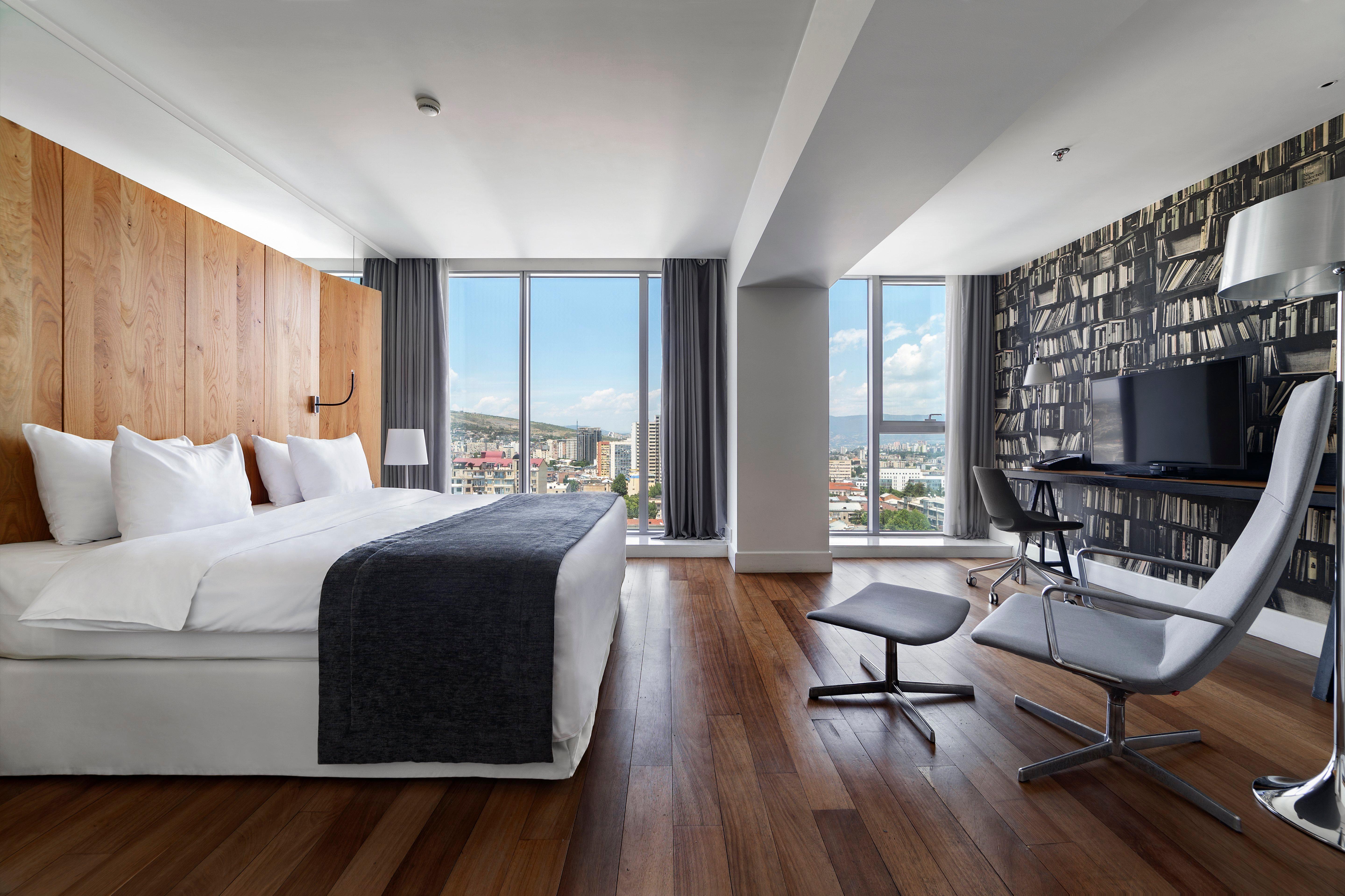 Double Pool View King Bed