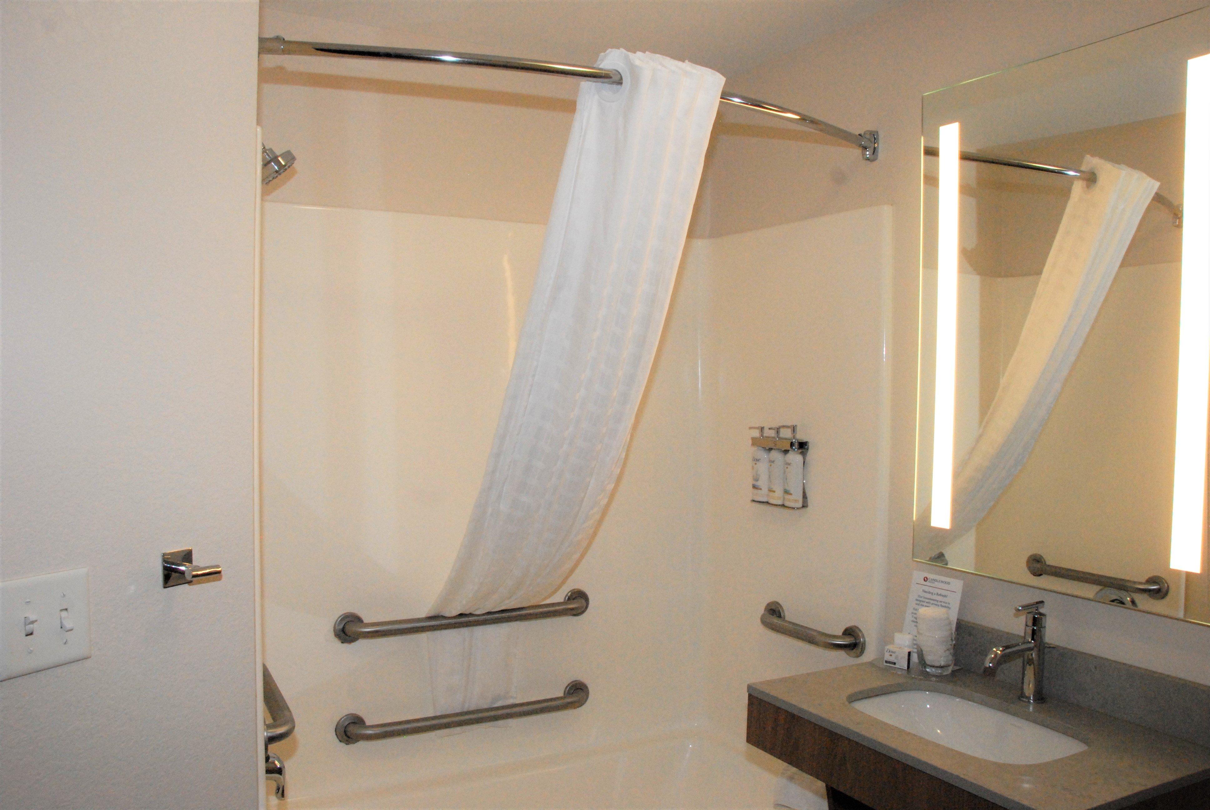 Studio Accessible King Size Bed