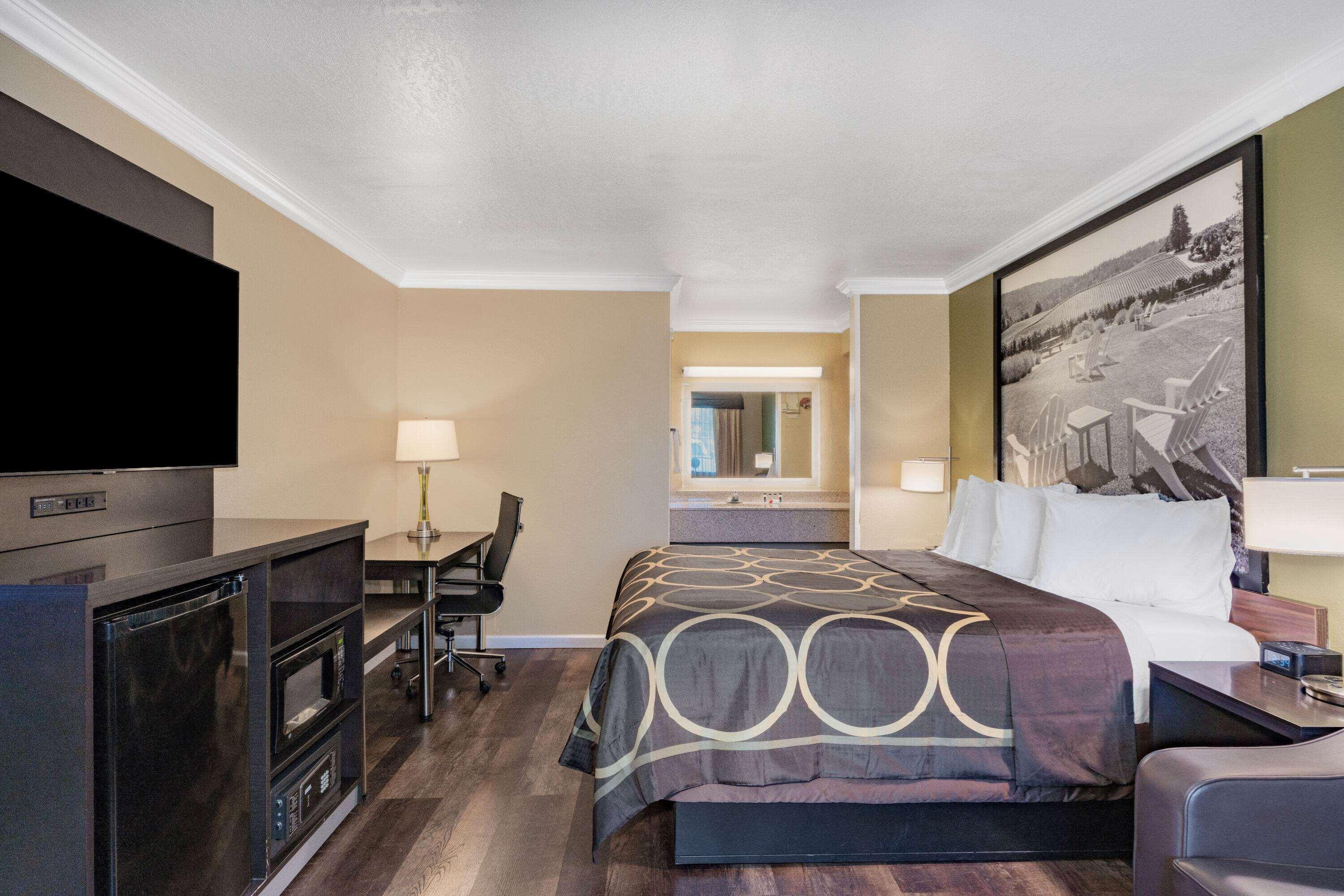 Double King Bed Non Smoking