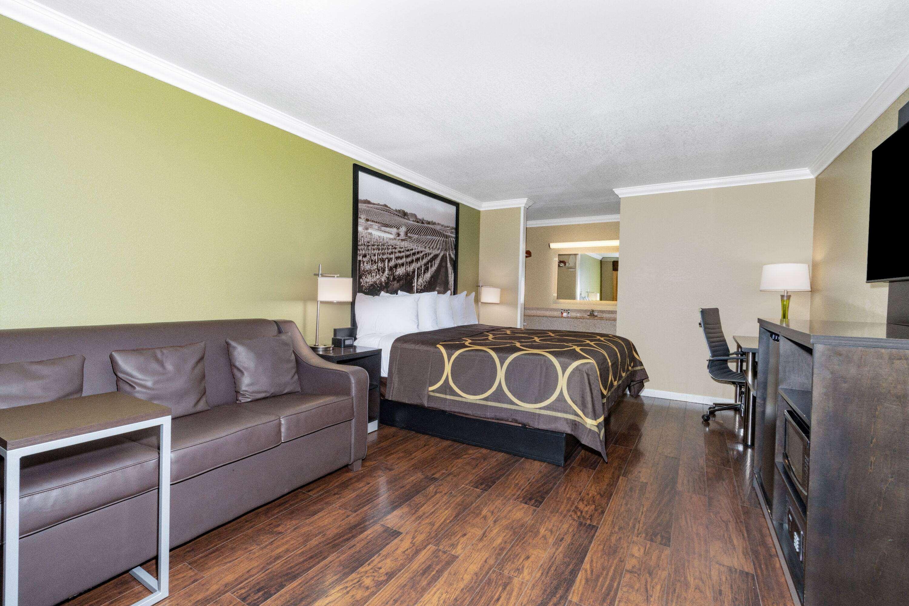 Room King Bed Non Smoking