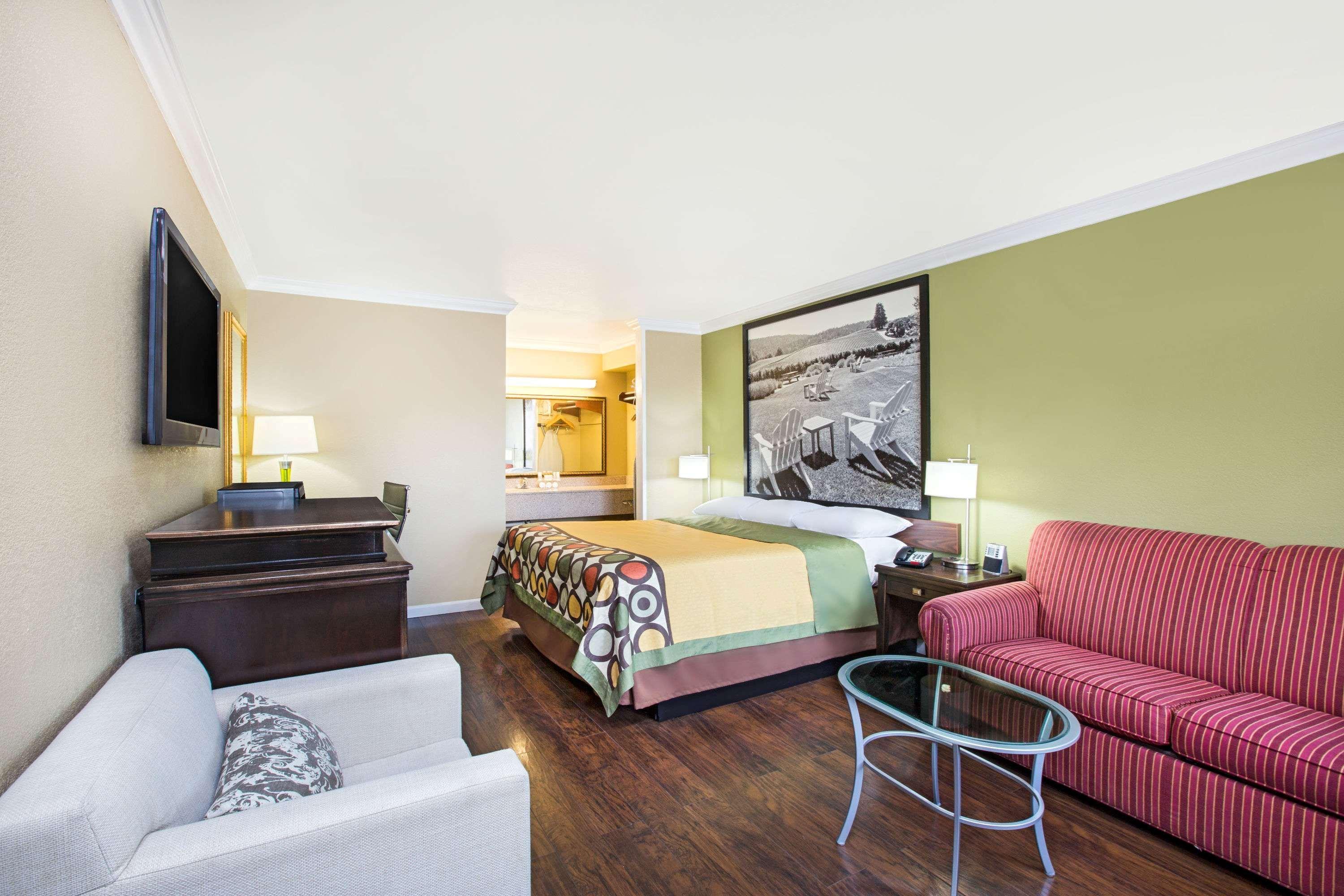 Double King Bed Non Smoking