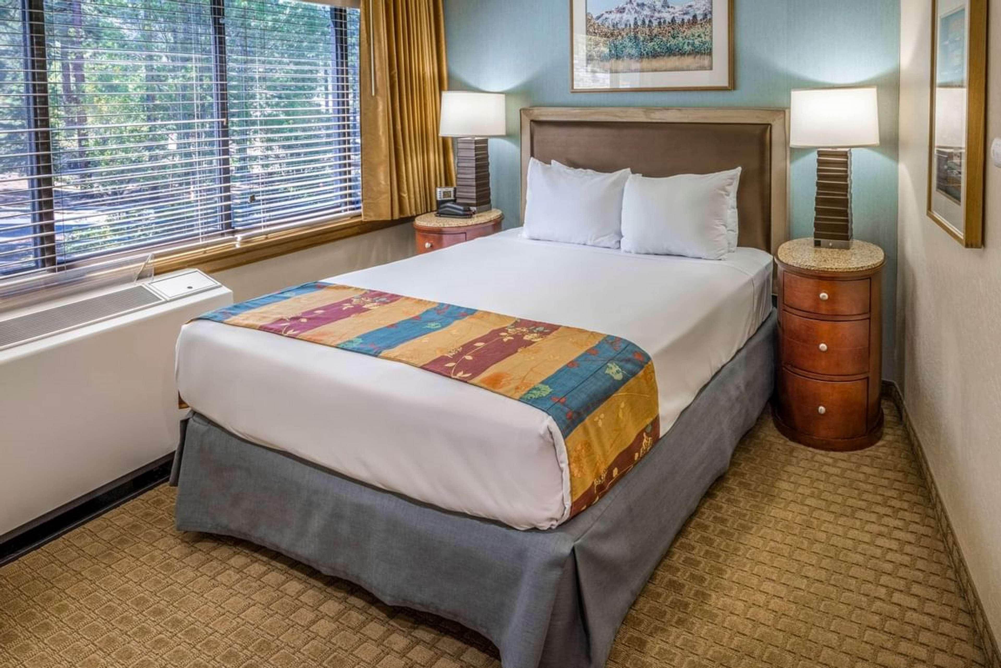 Suite Queen Size Bed