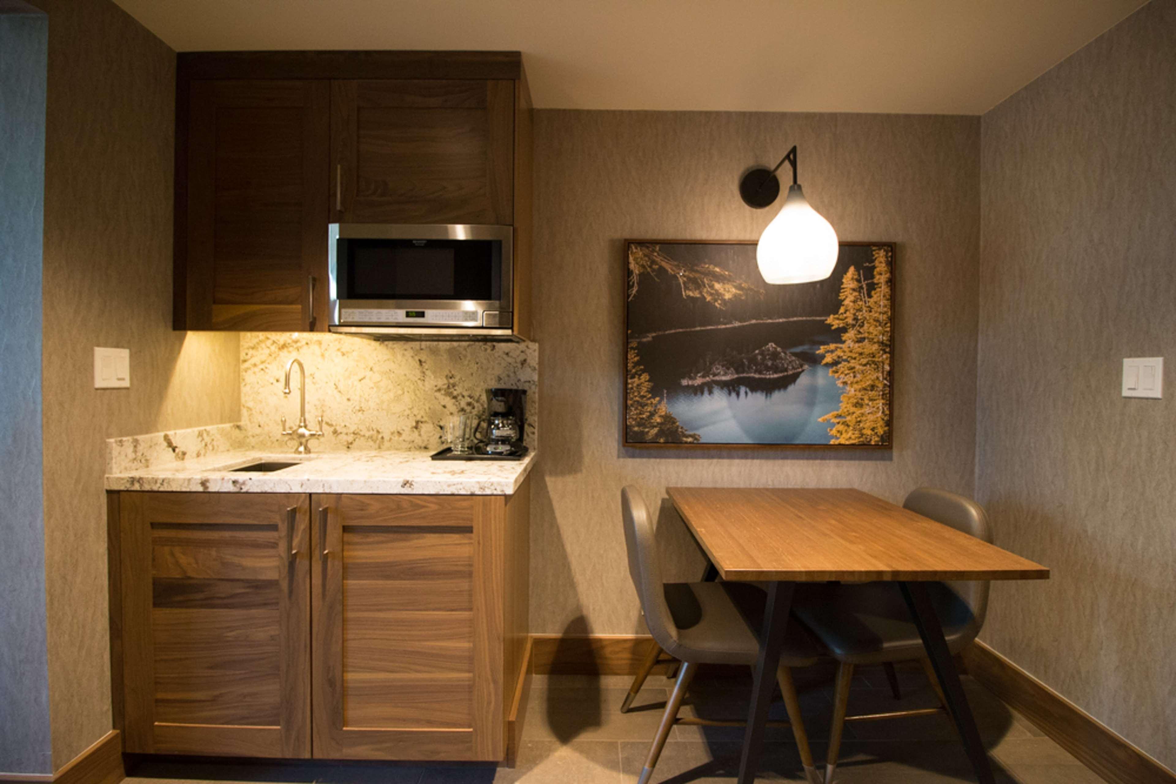 Suite Queen Size Bed