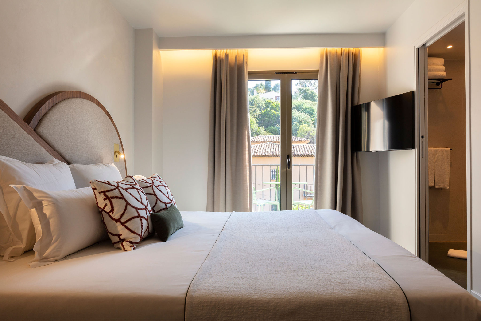 Double or Twin Standard