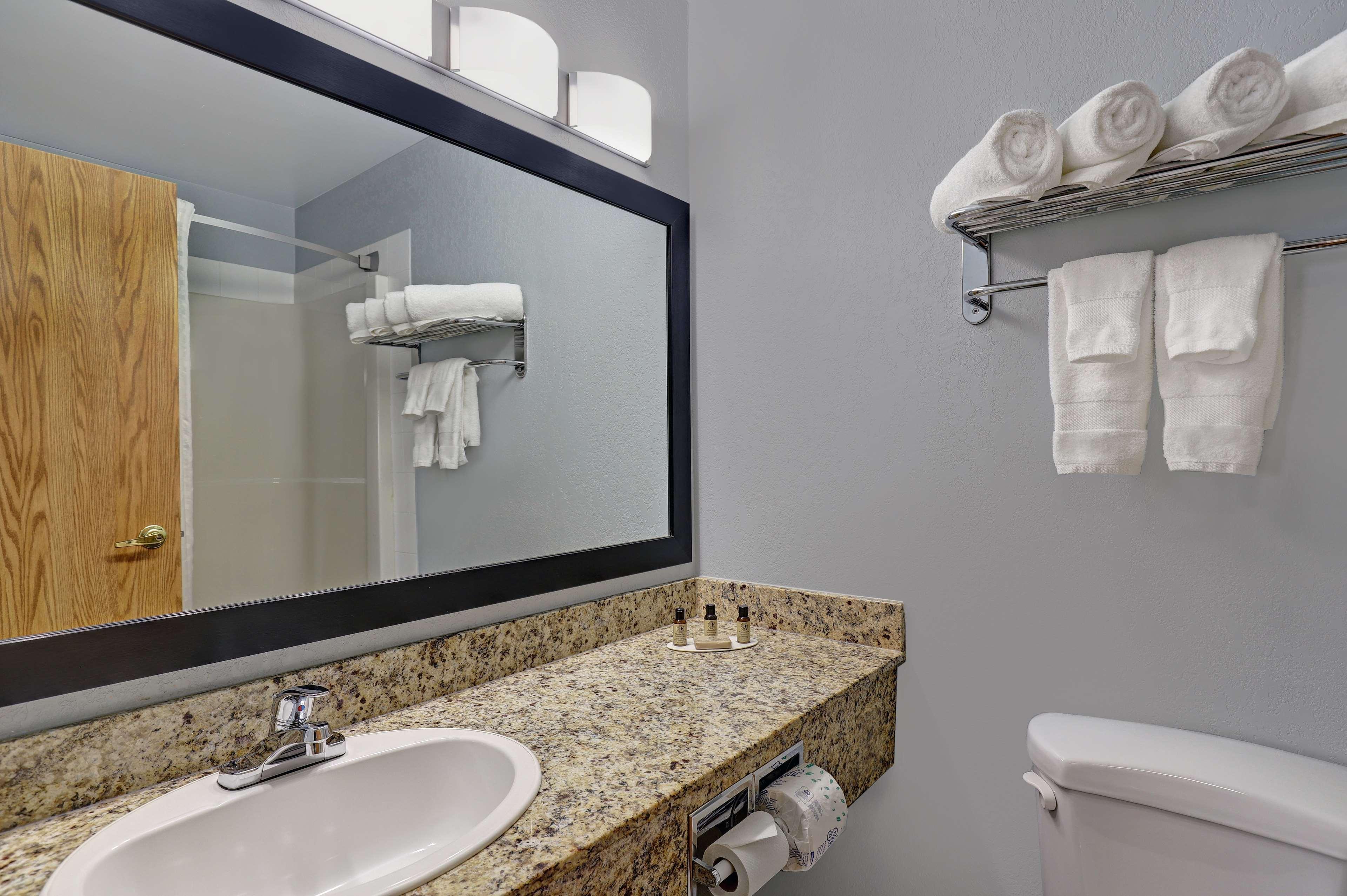 Suite Capacity 8 Two Bedrooms