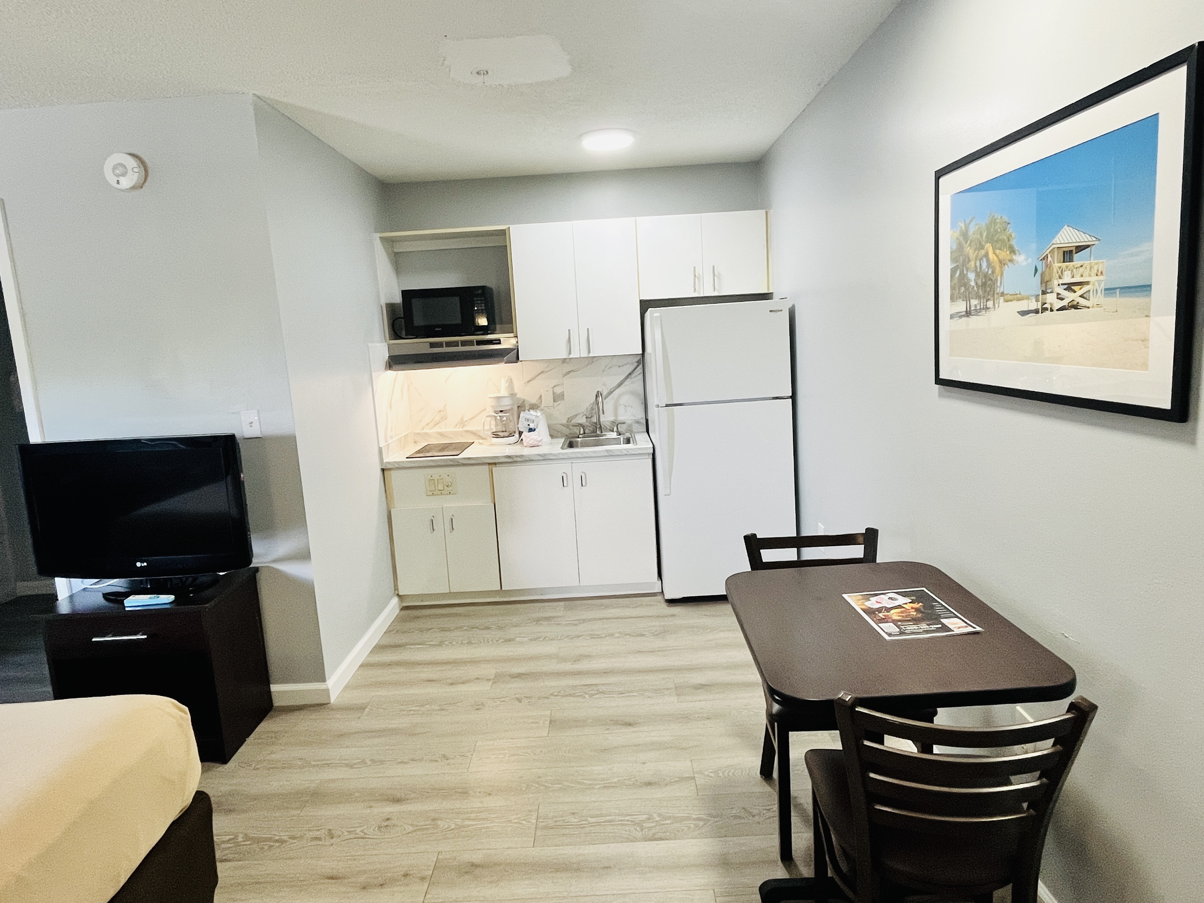 Double Queen Bed Non Smoking