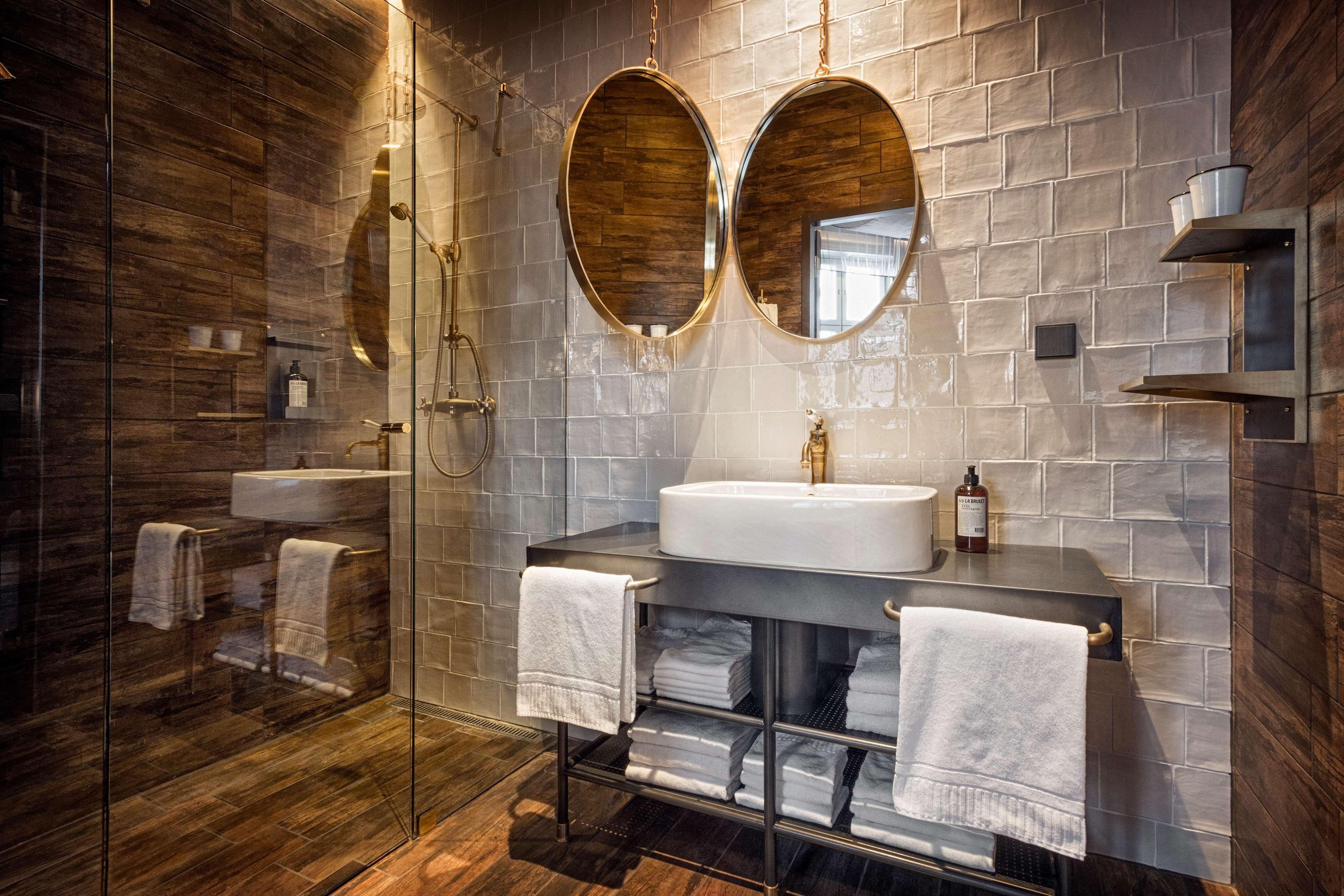 Junior Suite King Bed Non Smoking