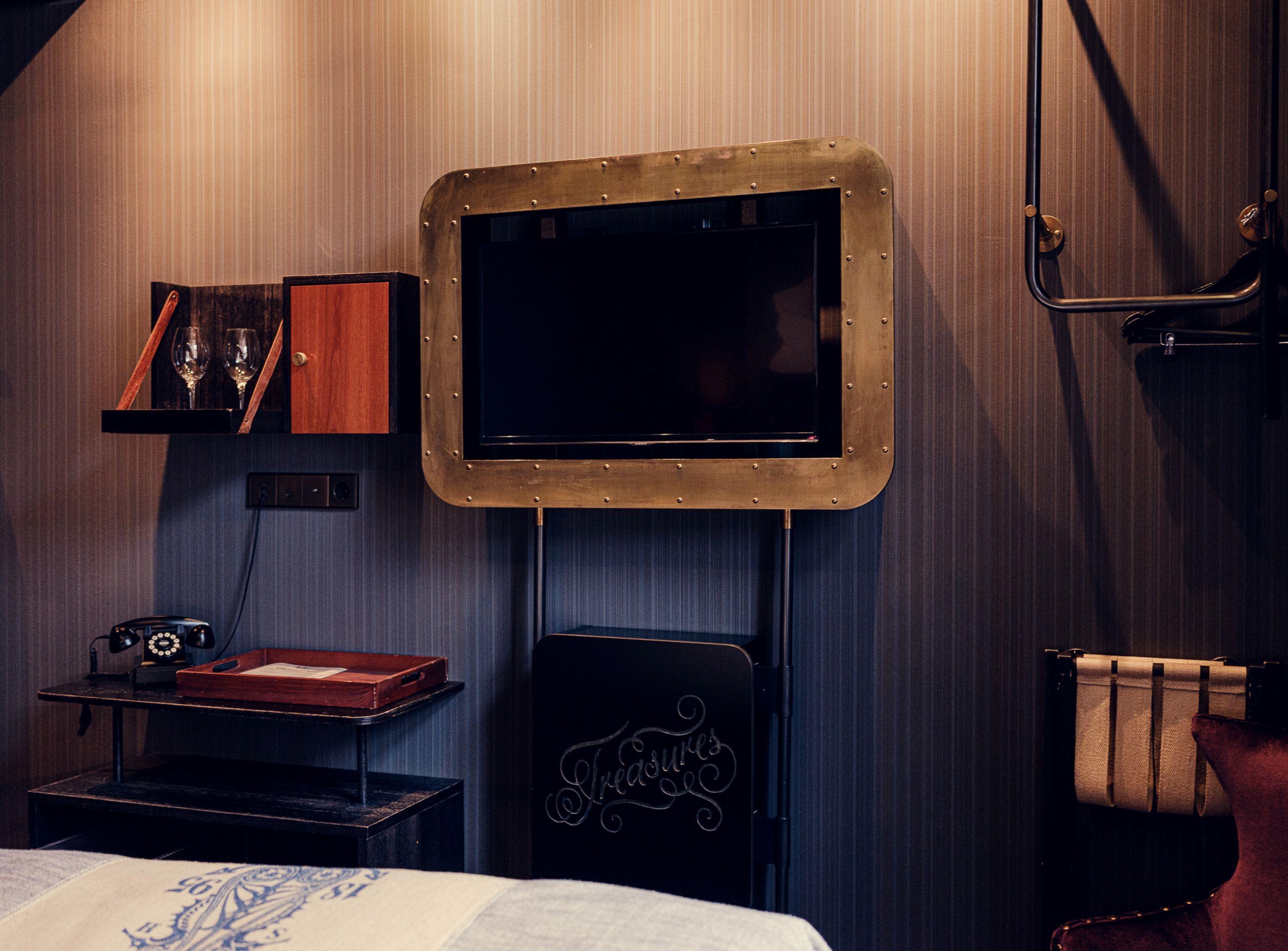 Double Superior Queen Bed