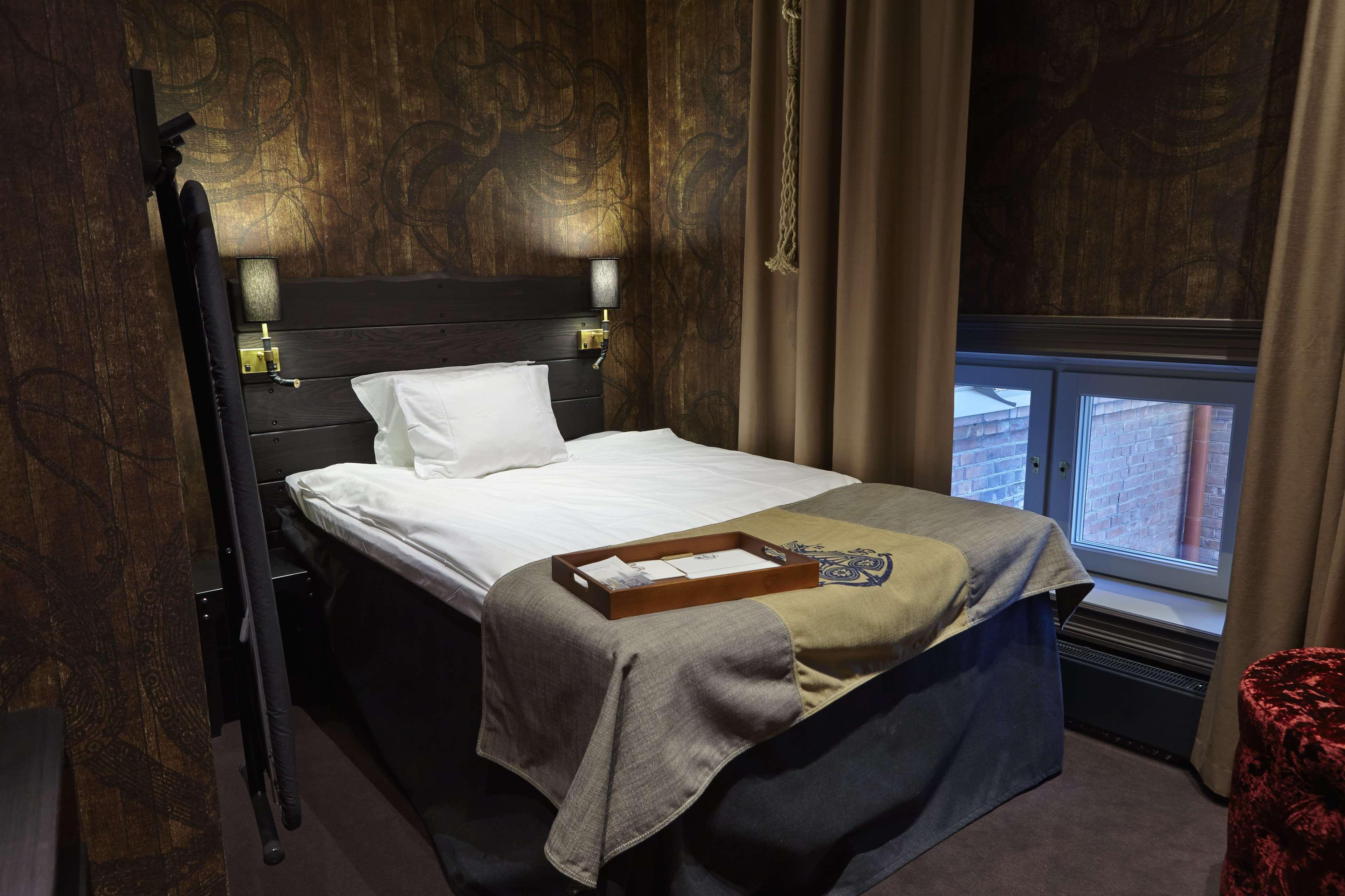 Family Room Queen Bed Non Smoking