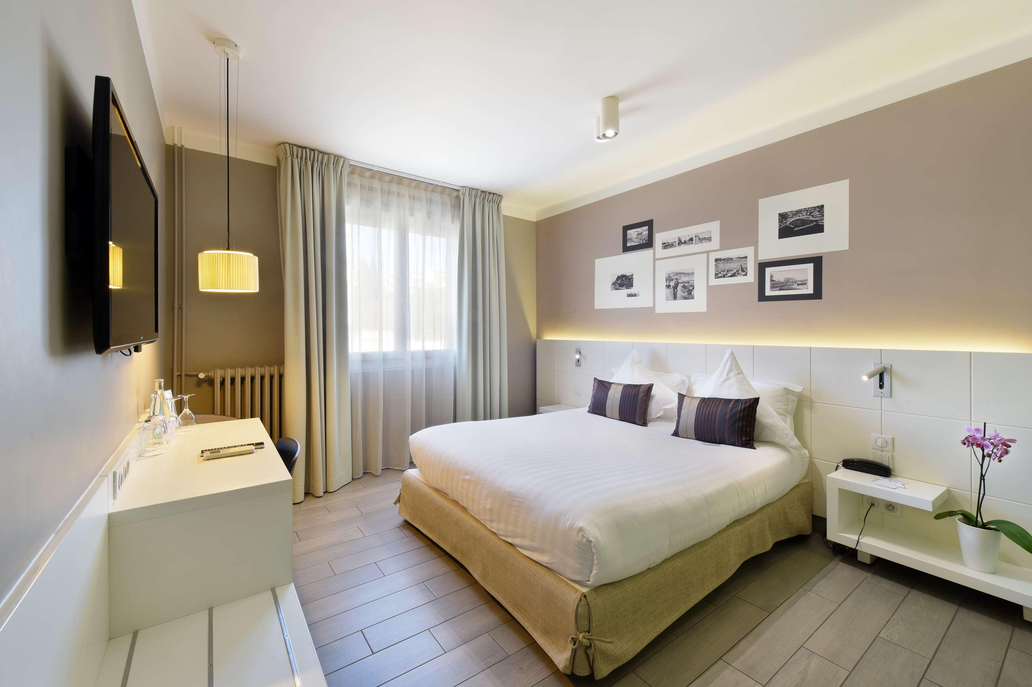 Double Queen Bed Non Smoking