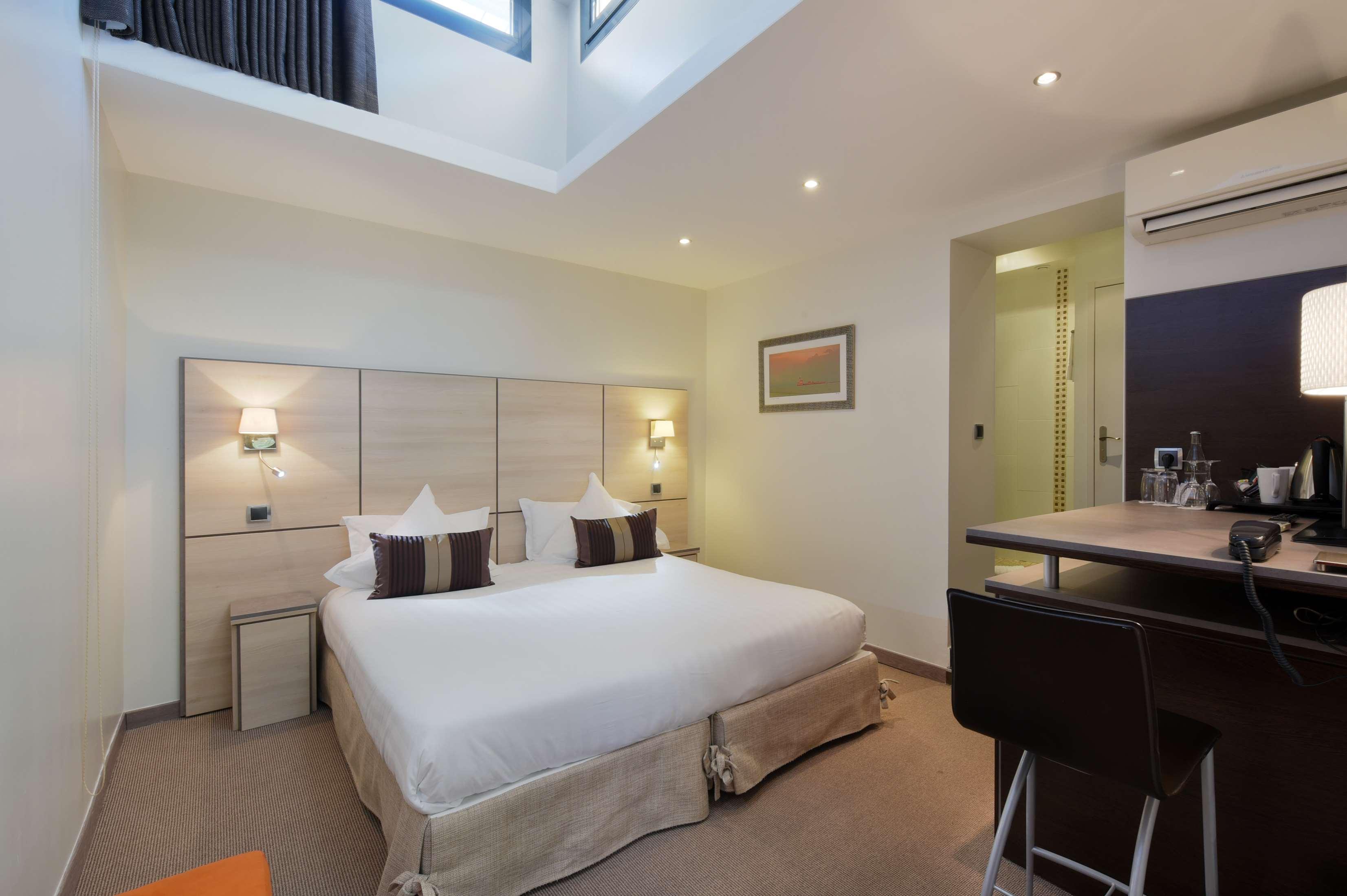 Double Queen Bed Non Smoking