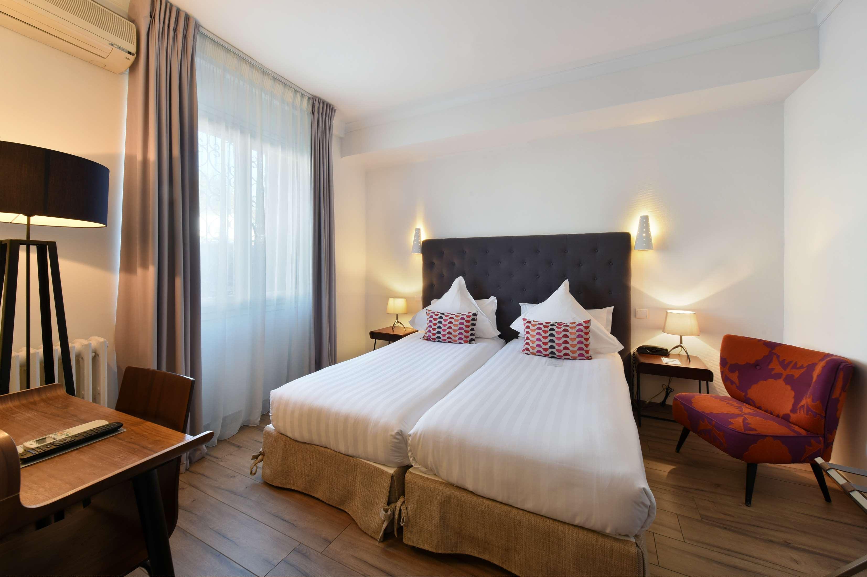 Double Queen Bed Non Smoking