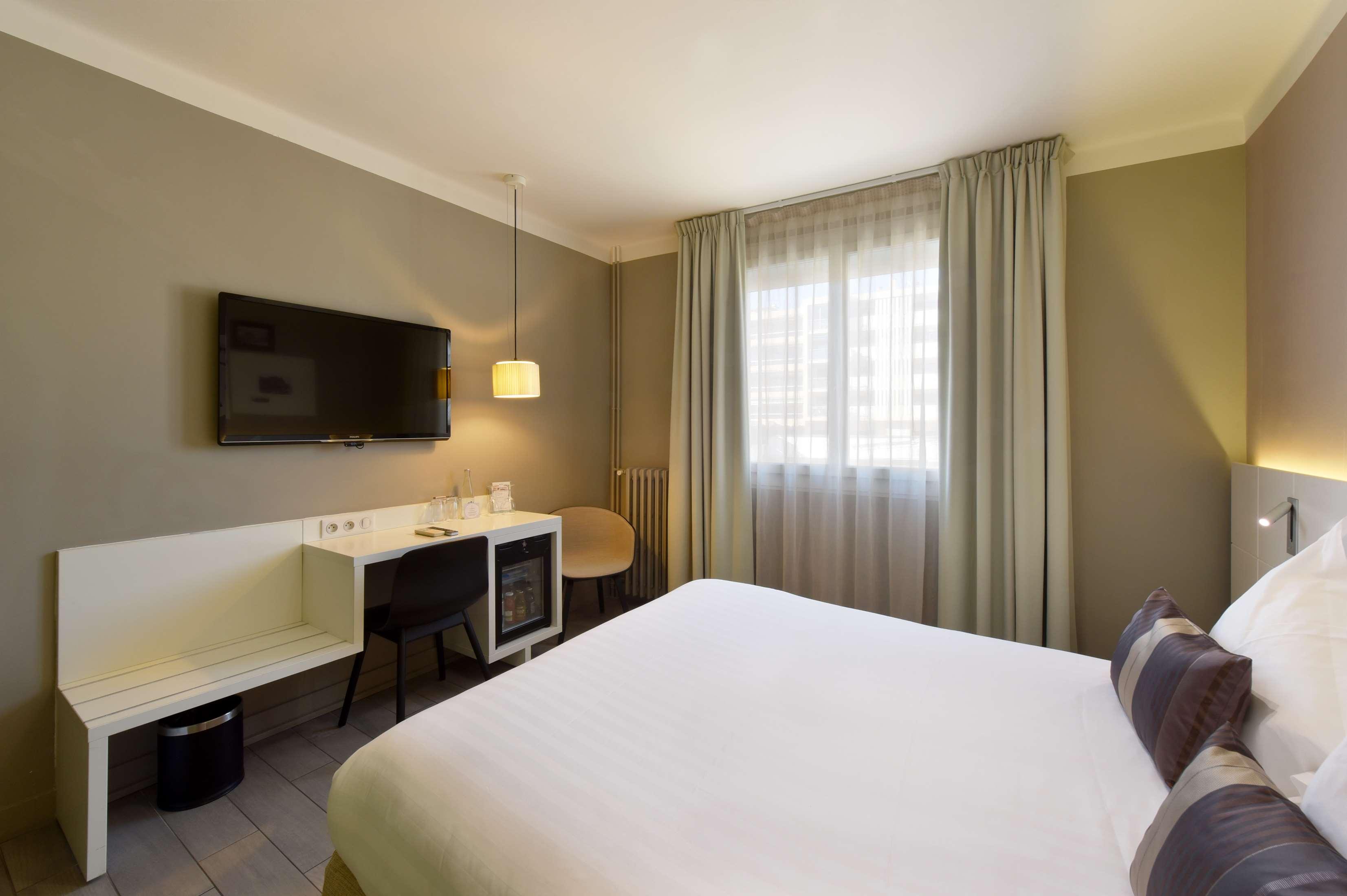 Double Queen Bed Non Smoking