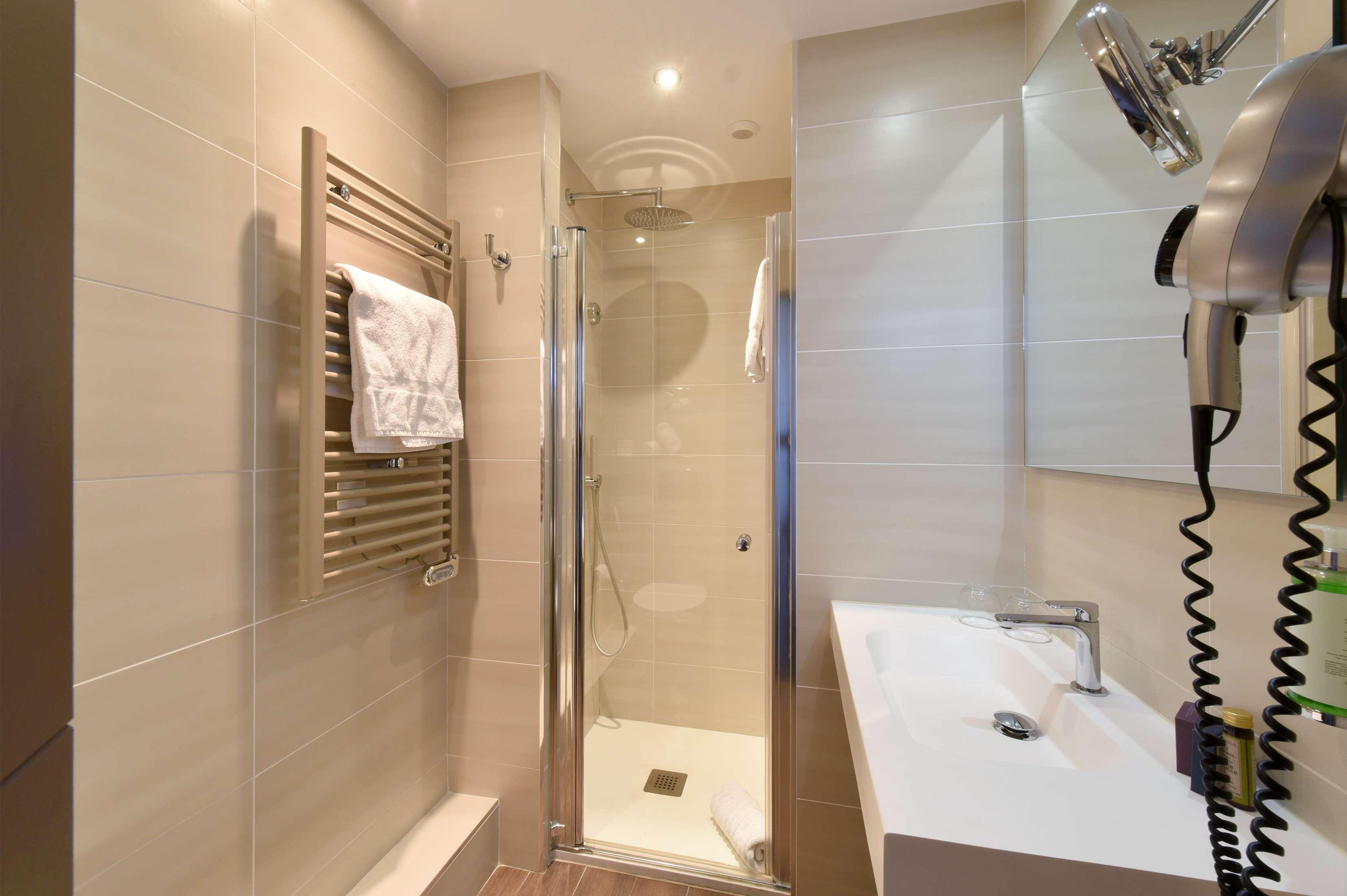 Double Queen Size Bed