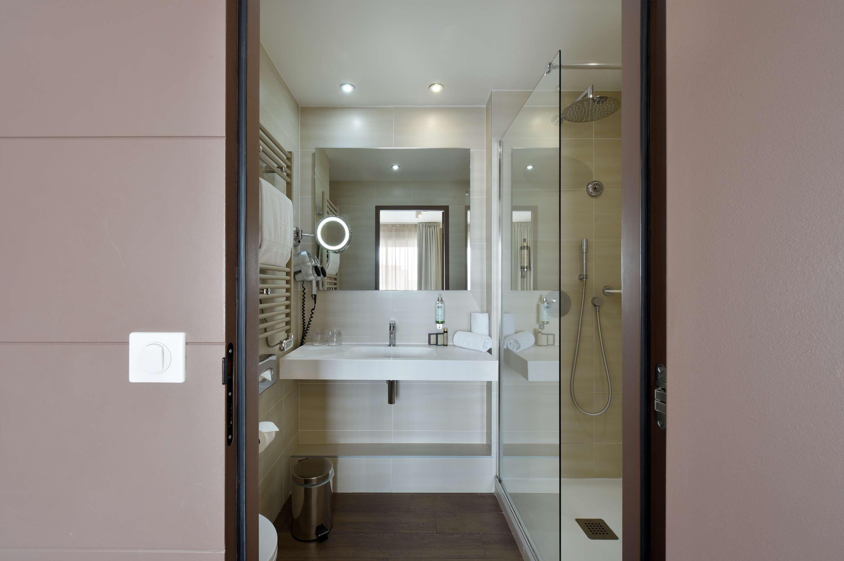 Double Queen Size Bed